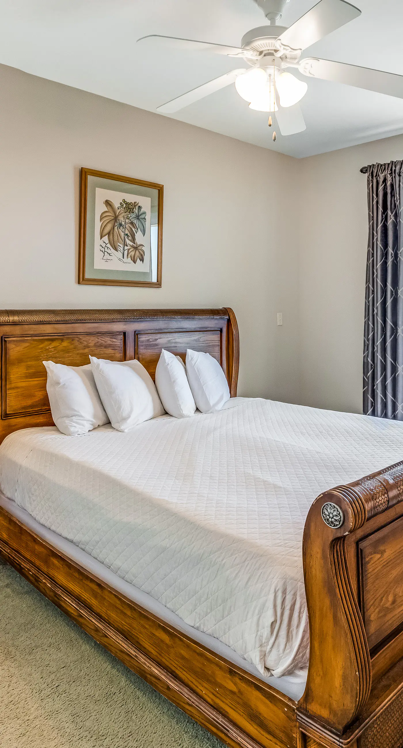 Family-friendly beach condo w/coastline views, balcony, shared pool, gym, tennis