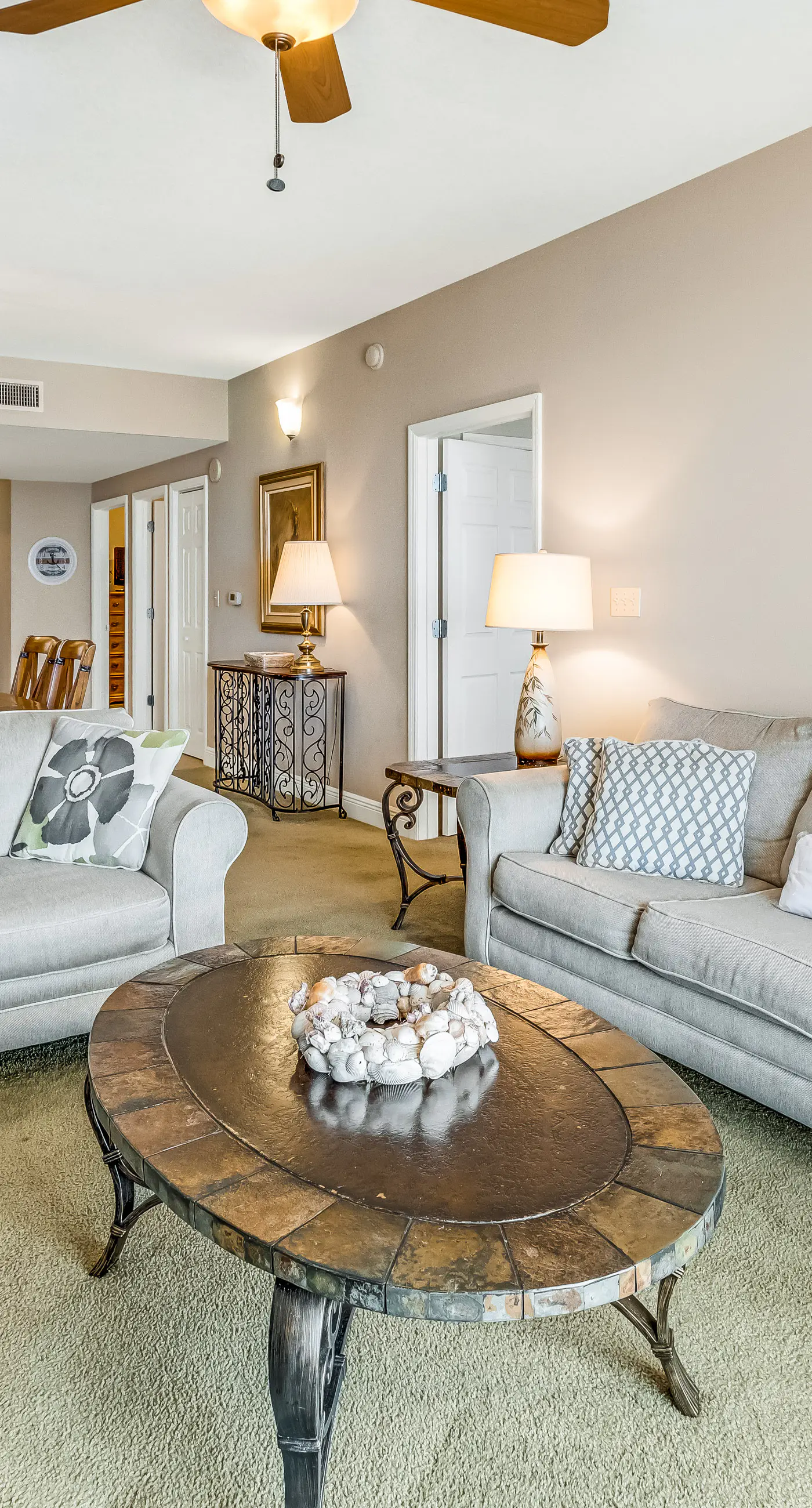 Family-friendly beach condo w/coastline views, balcony, shared pool, gym, tennis