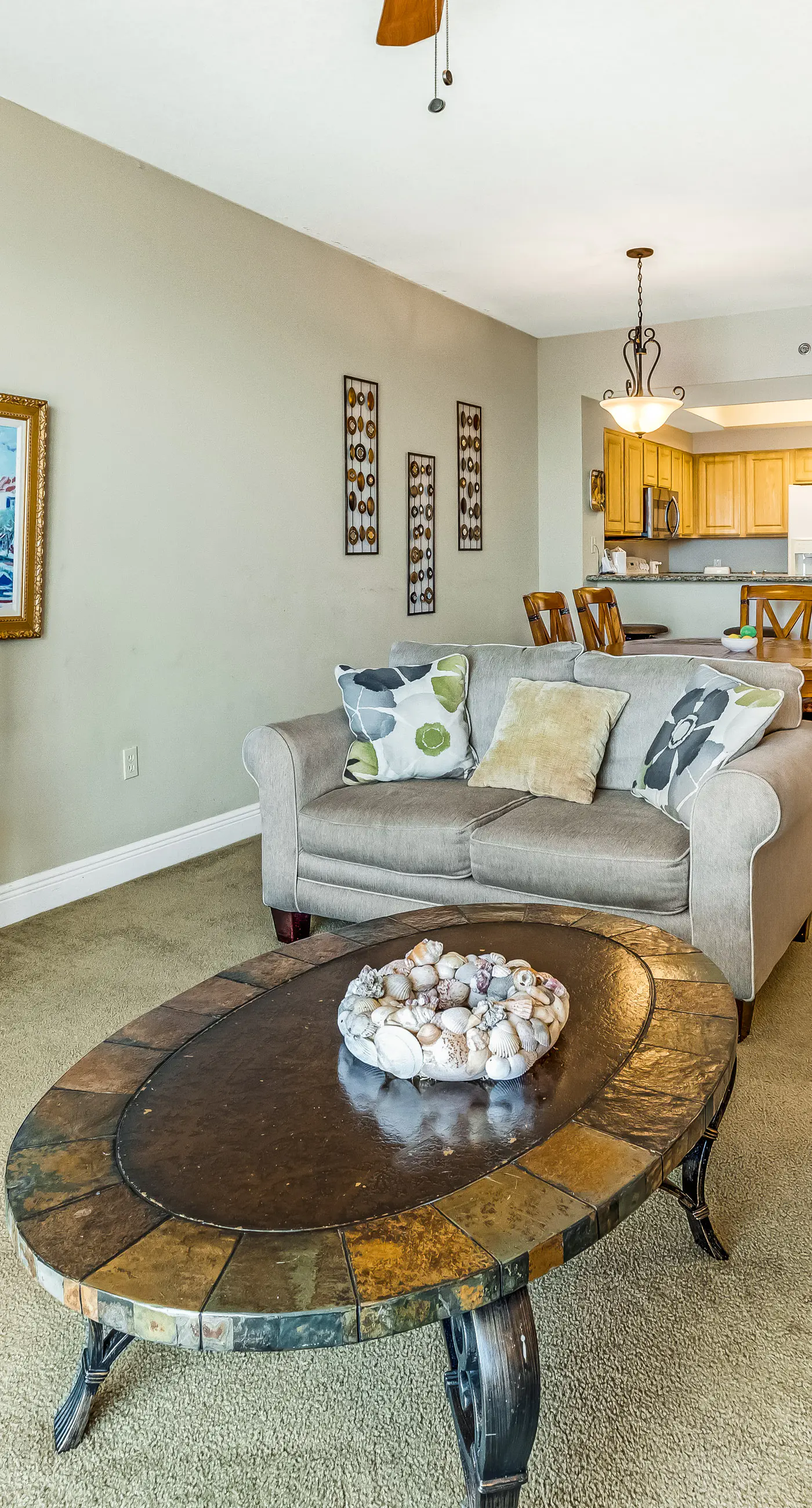 Family-friendly beach condo w/coastline views, balcony, shared pool, gym, tennis