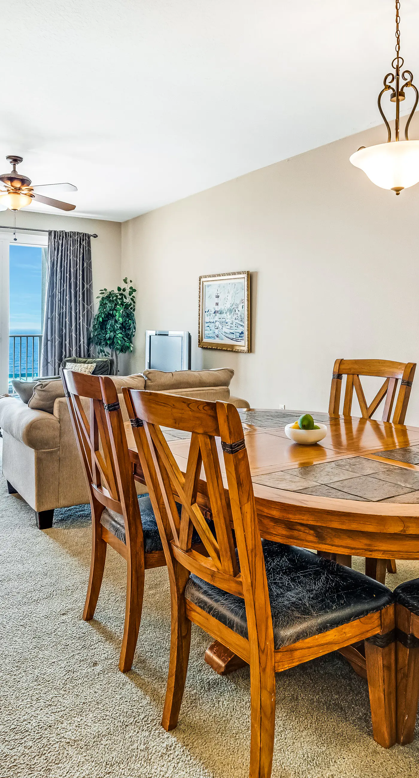 Family-friendly beach condo w/coastline views, balcony, shared pool, gym, tennis