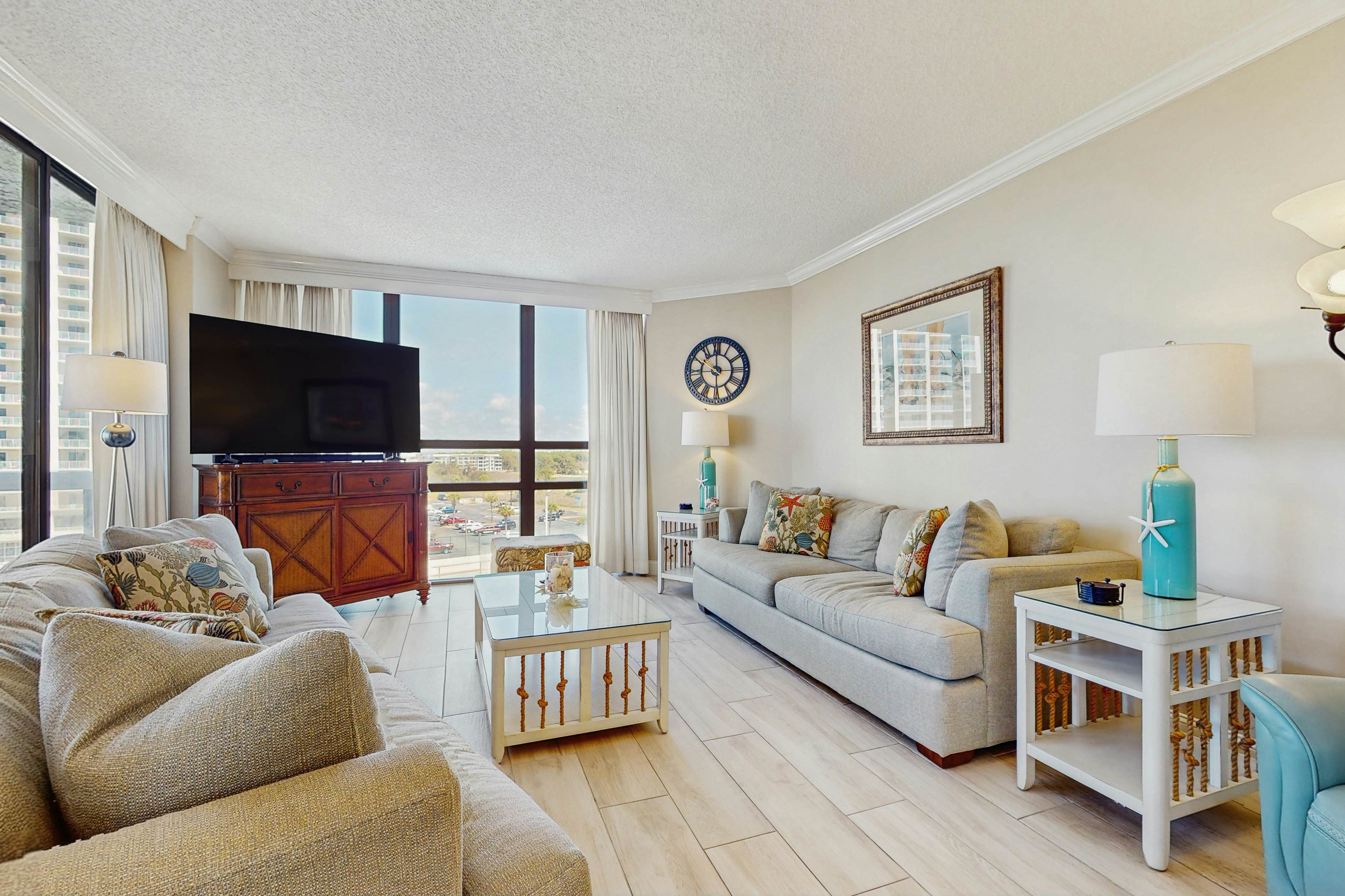 Gorgeous, well-appointed condo w/ a shared pool, hot tub, & beach access