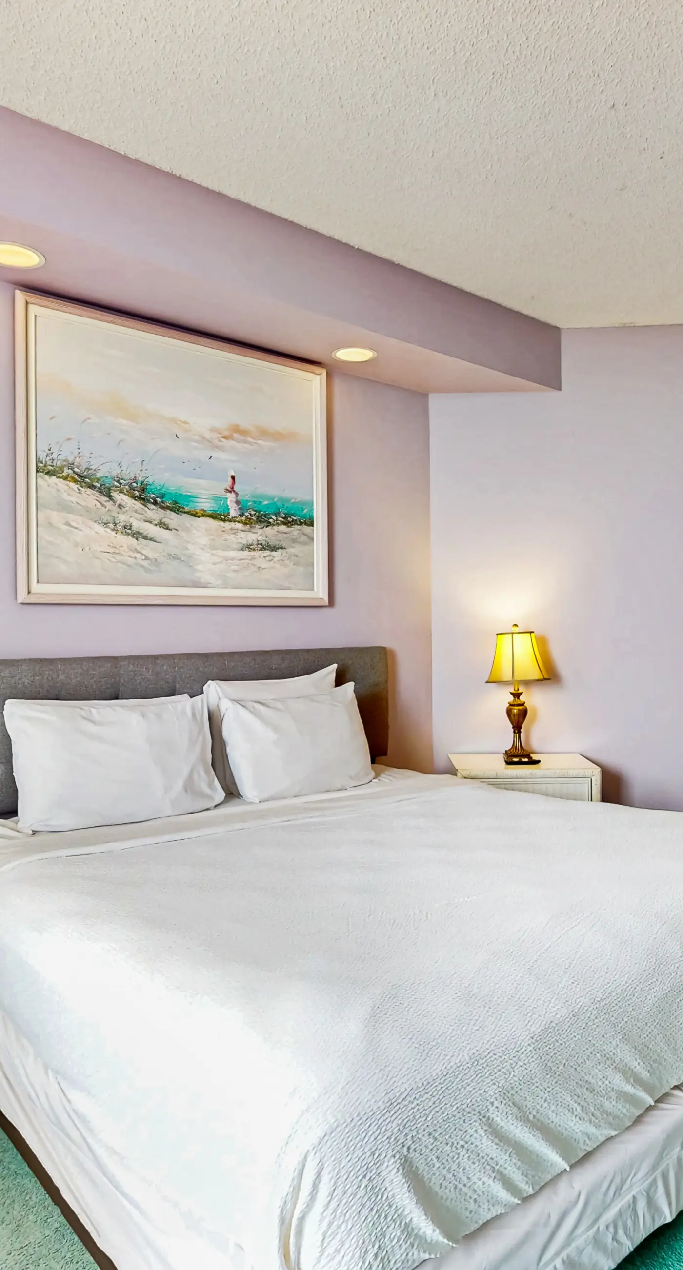 Bright Gulf view condo w/ shared pool, hot tub, tennis & easy beach access