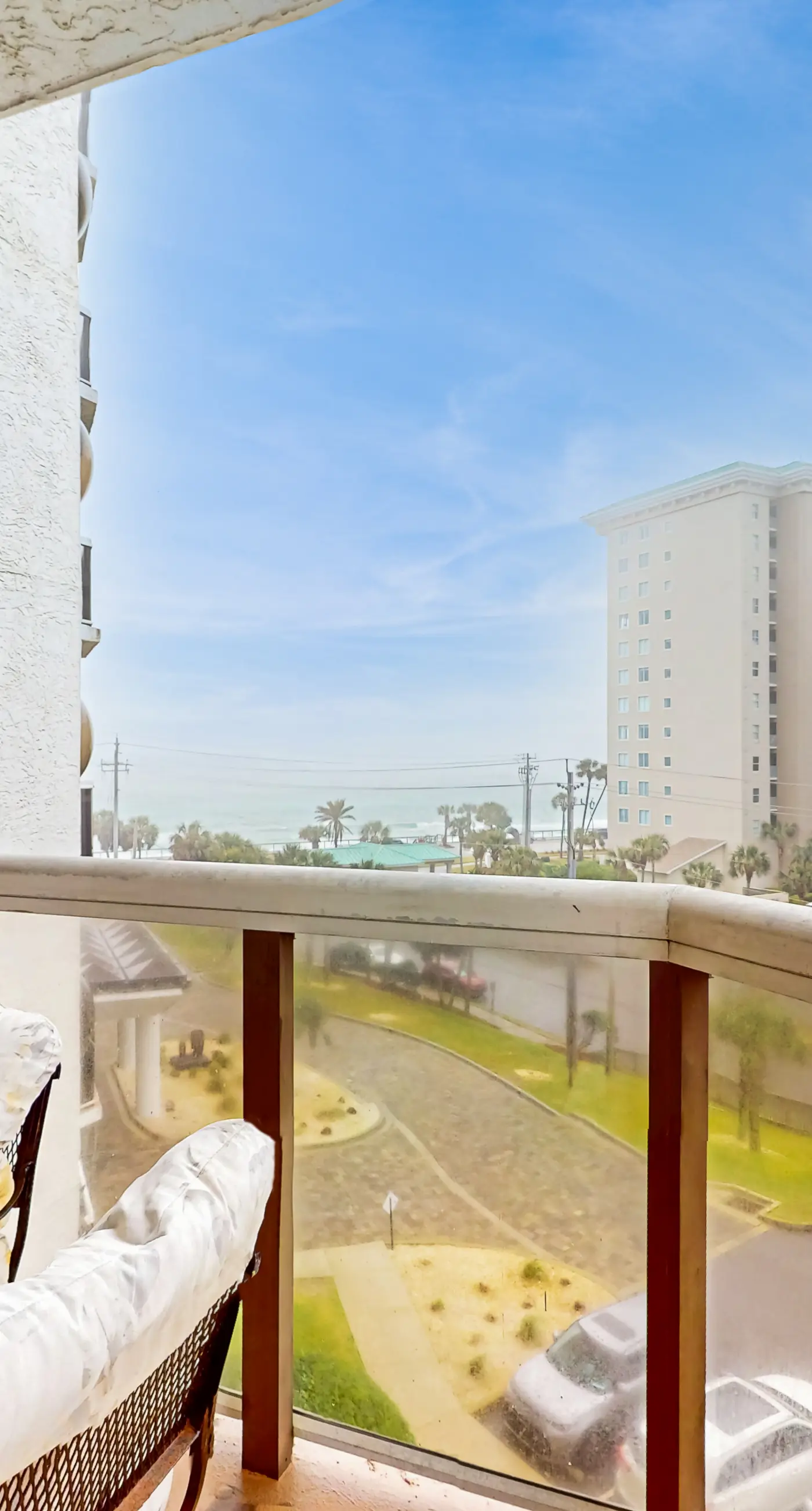 Bright Gulf view condo w/ shared pool, hot tub, tennis & easy beach access