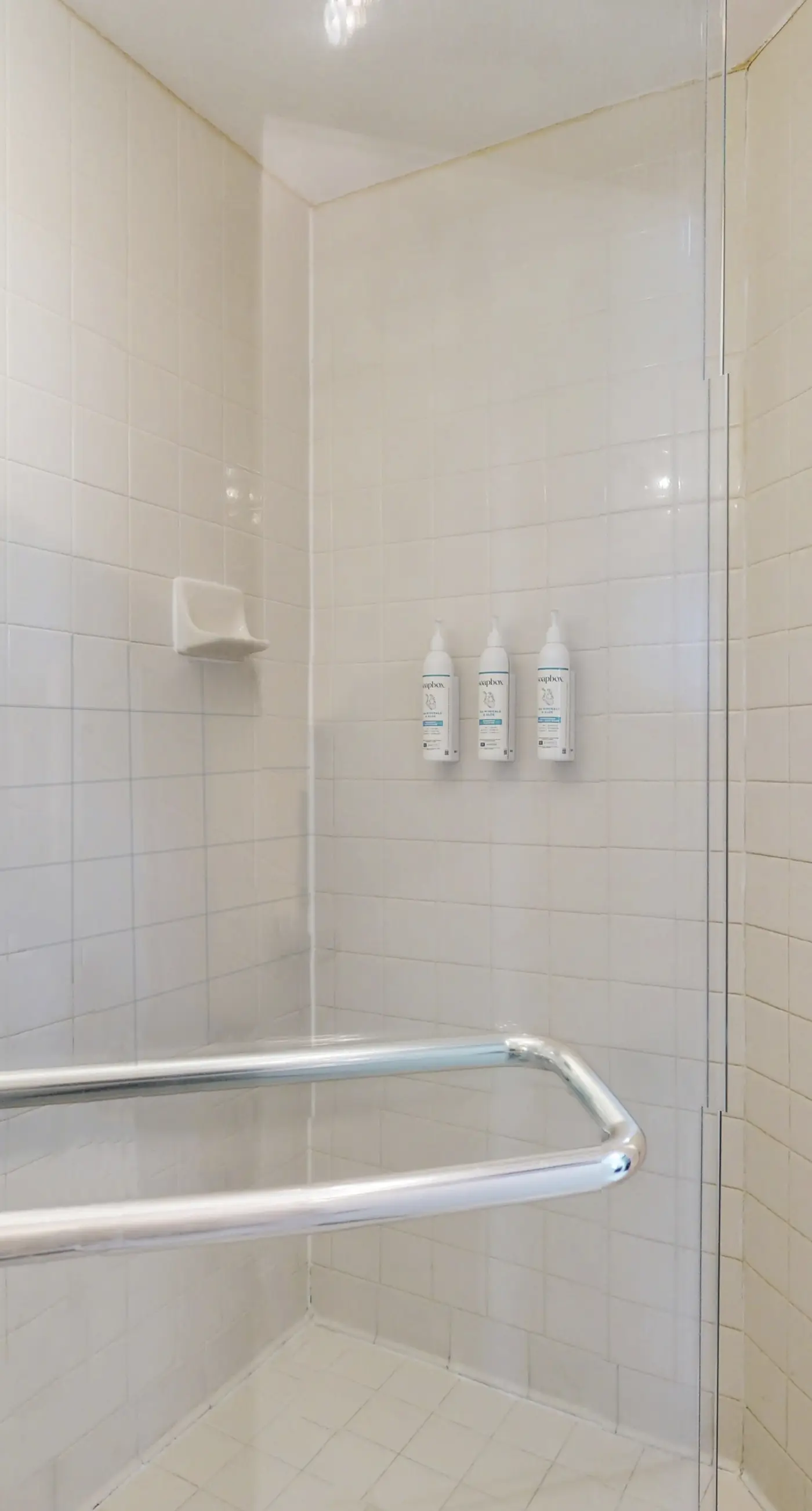 Cozy beachfront condo with shared pool and easy beach access