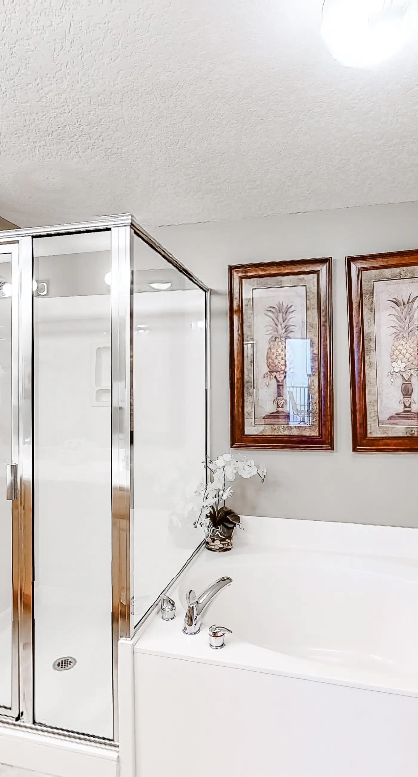 Inviting & well-equipped 19th-floor condo w/beach views, shared pool & tennis