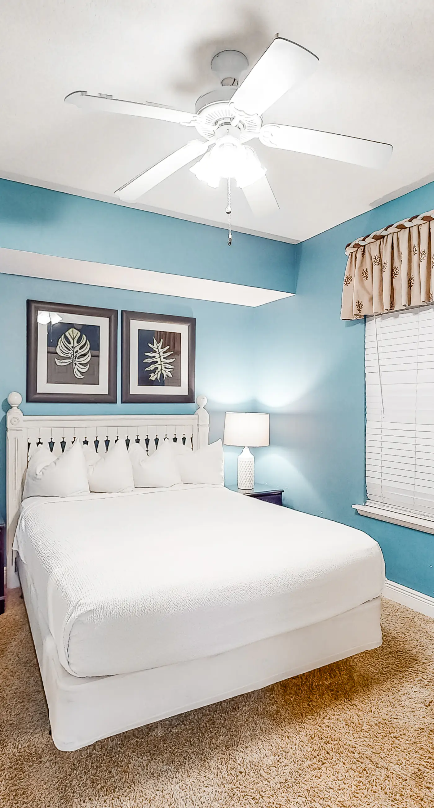 Inviting & well-equipped 19th-floor condo w/beach views, shared pool & tennis
