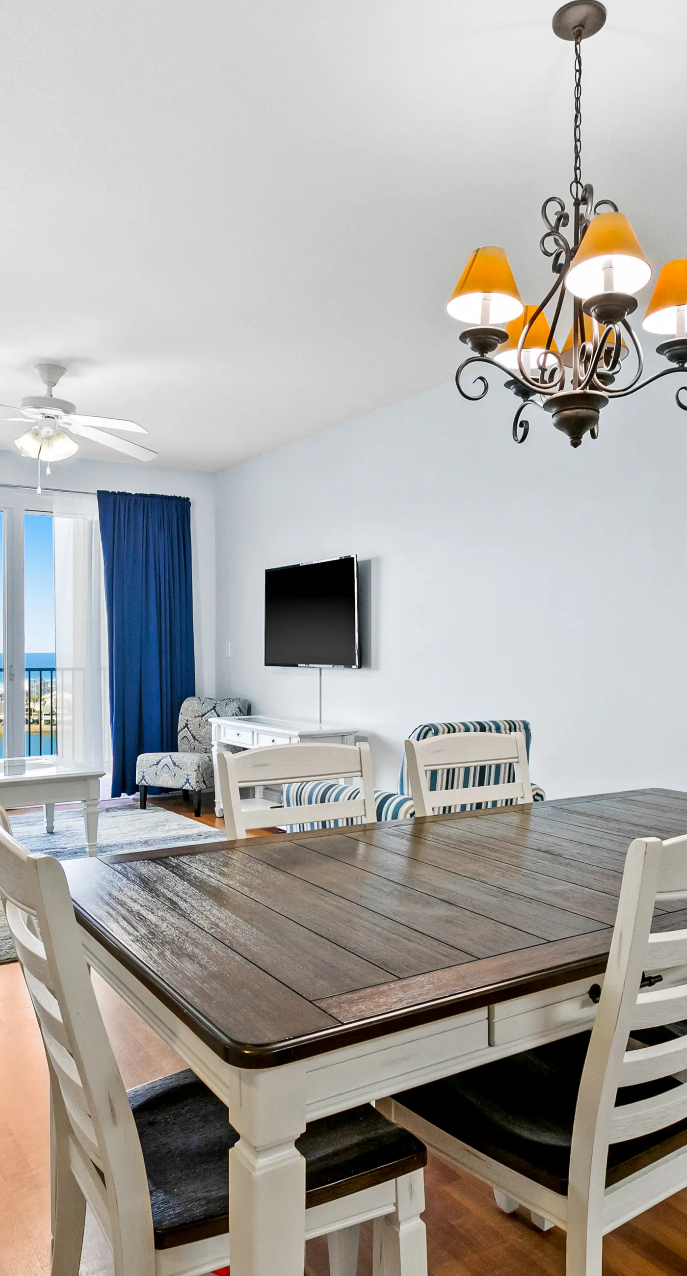 Snowbird-friendly, 11th floor beach condo with balcony, beach views, & shared pool