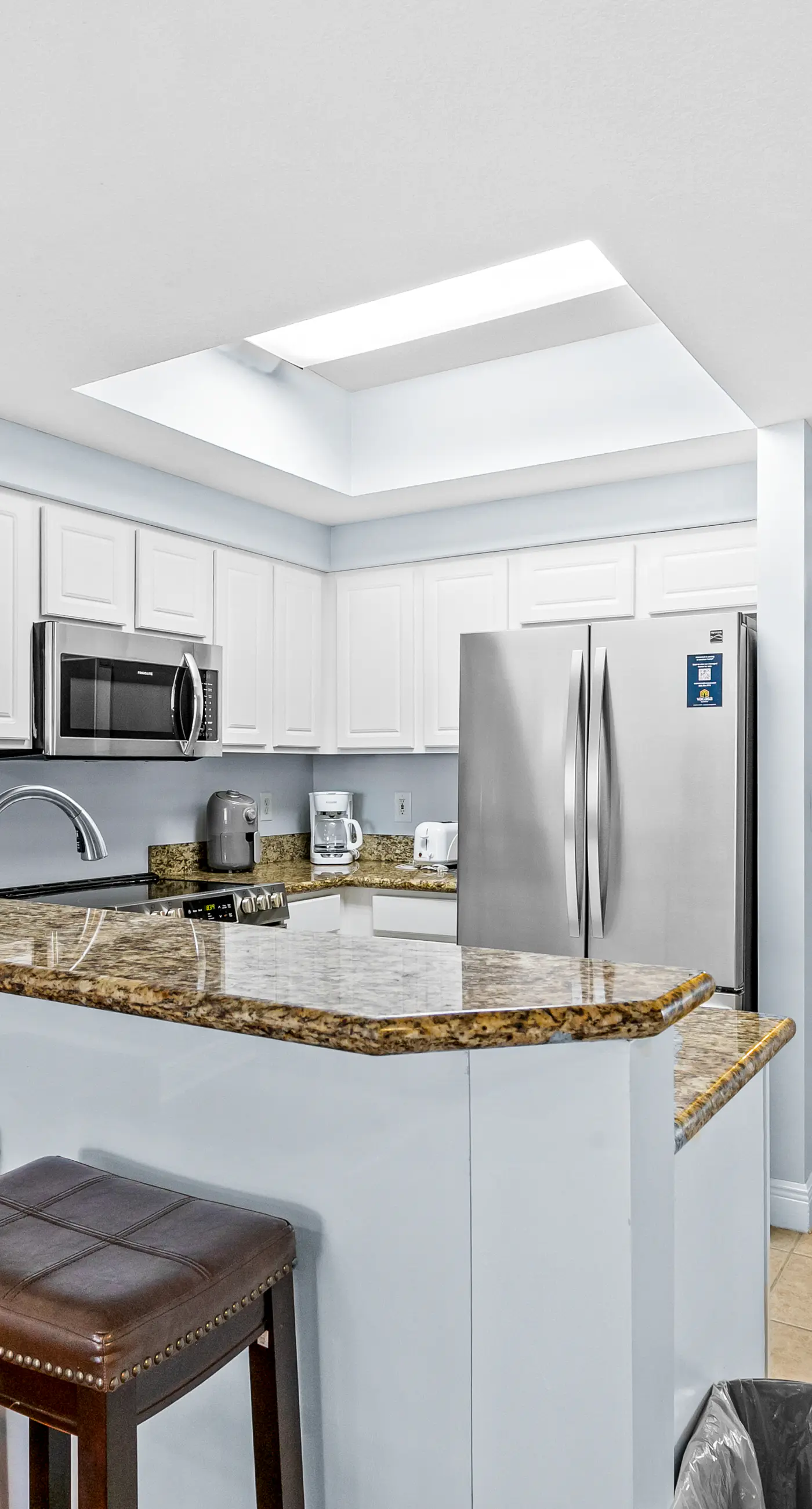 Snowbird-friendly, 11th floor beach condo with balcony, beach views, & shared pool