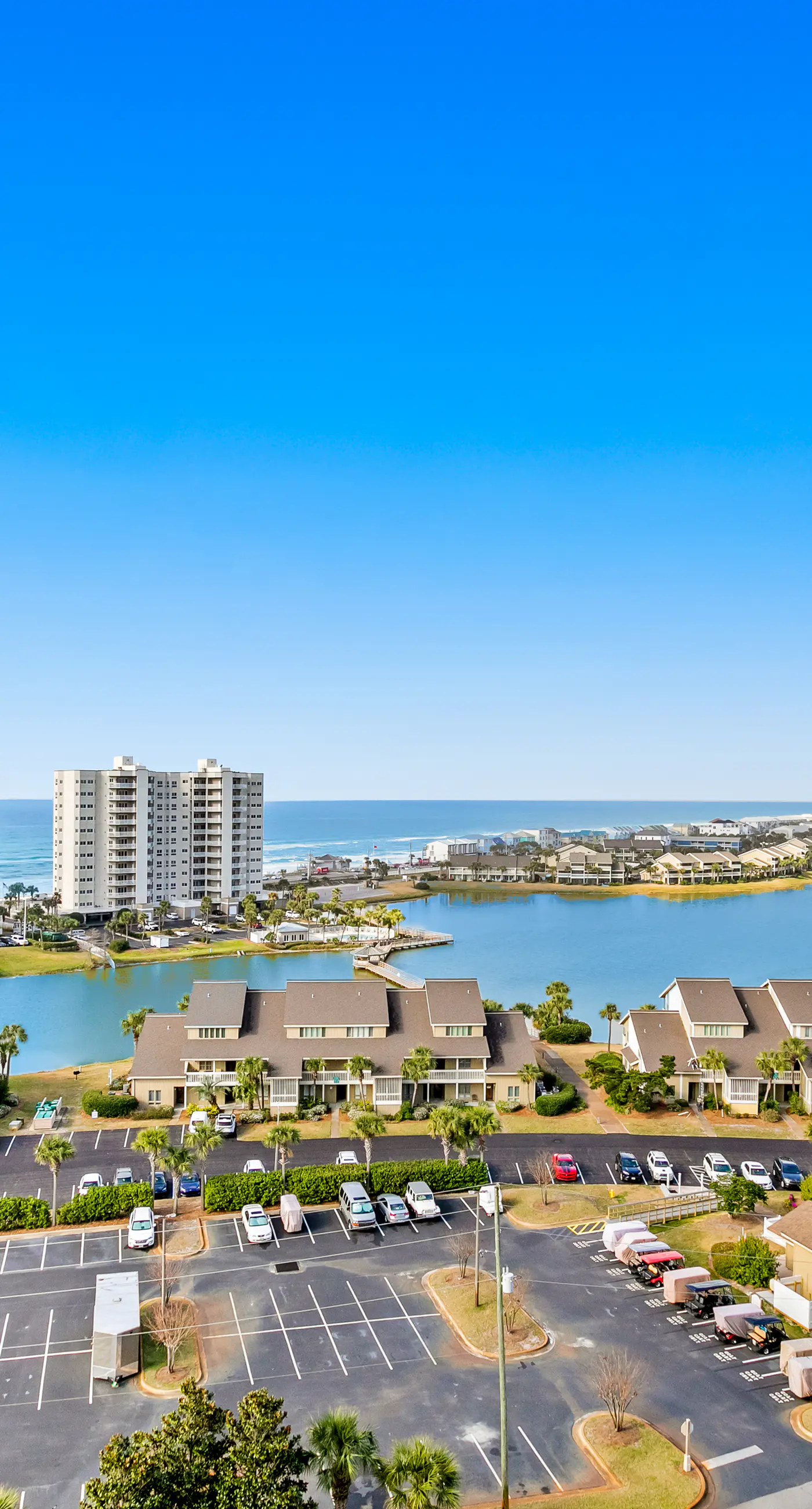 Snowbird-friendly, 11th floor beach condo with balcony, beach views, & shared pool