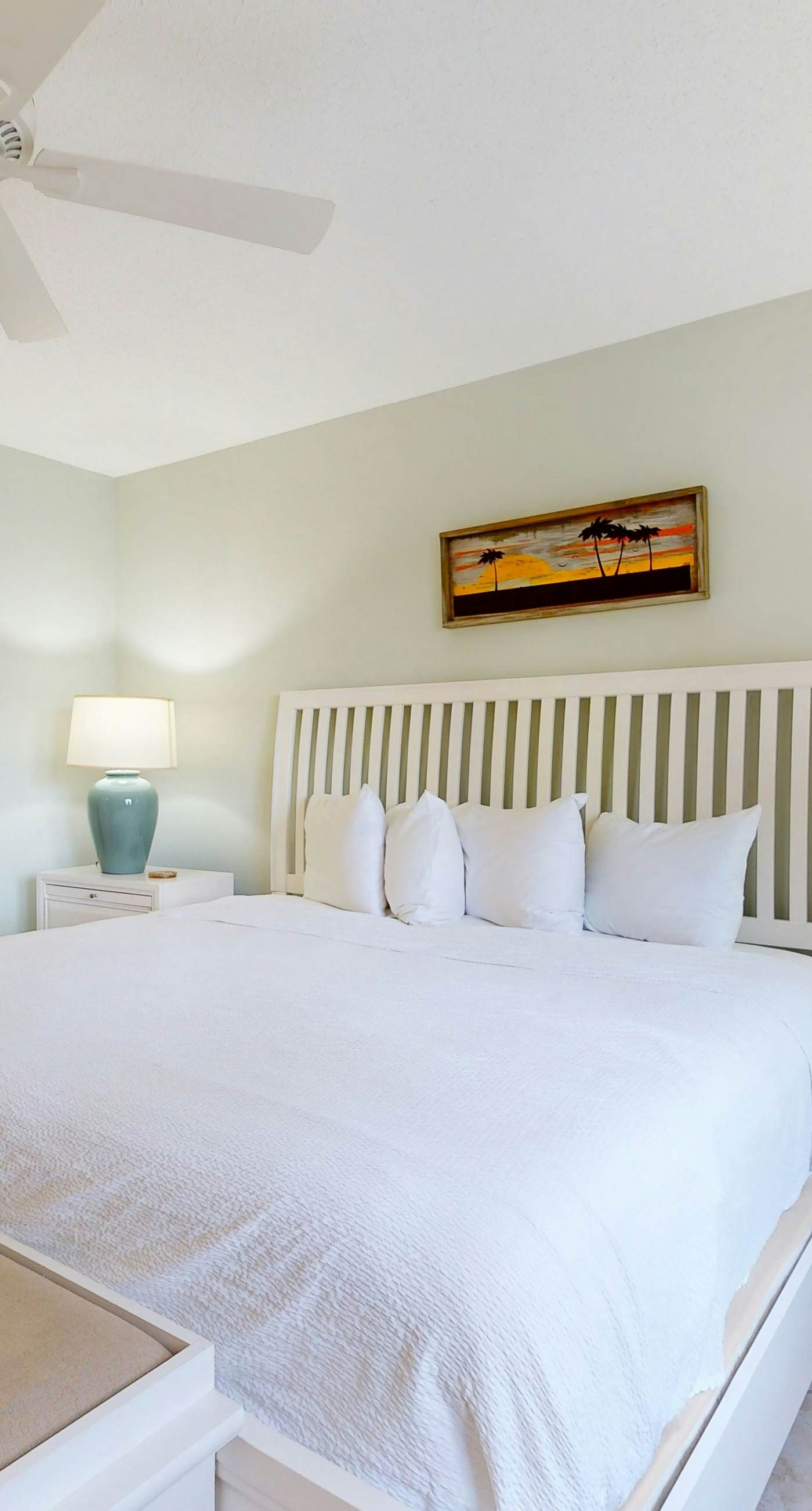 Lakefront condo with on-site golf, pool access, tennis, gym, & balcony