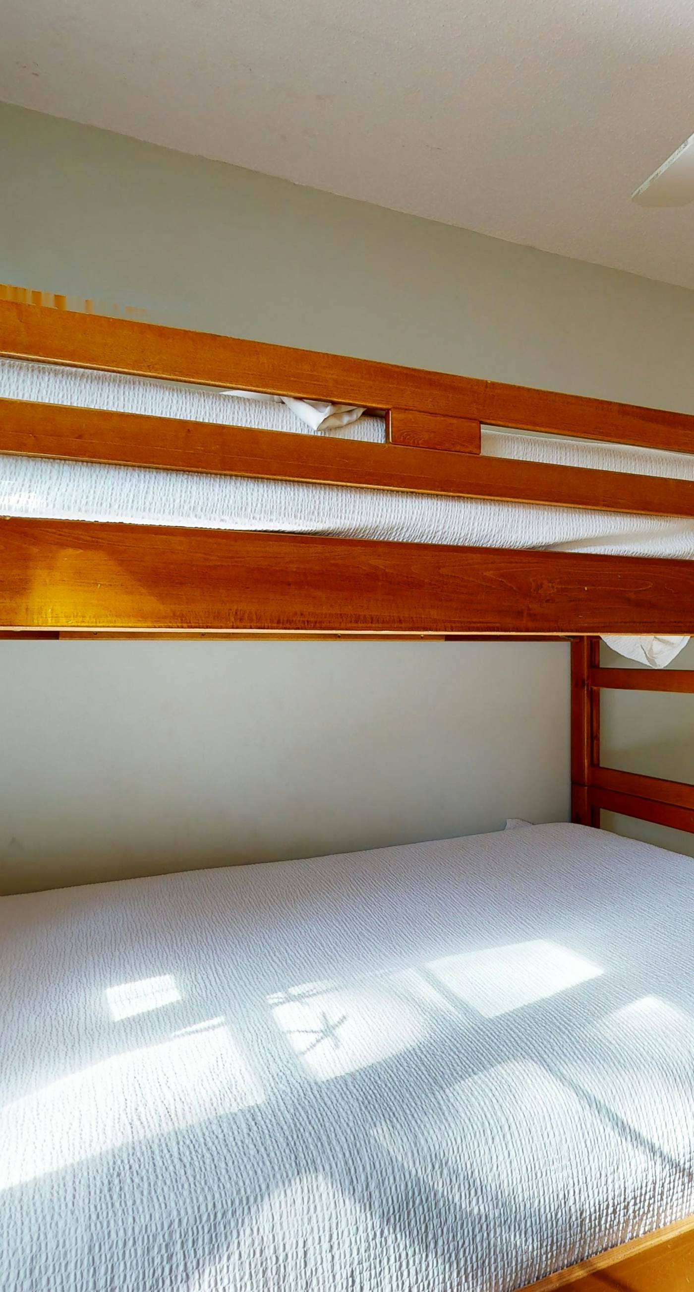 Lakefront condo with on-site golf, pool access, tennis, gym, & balcony