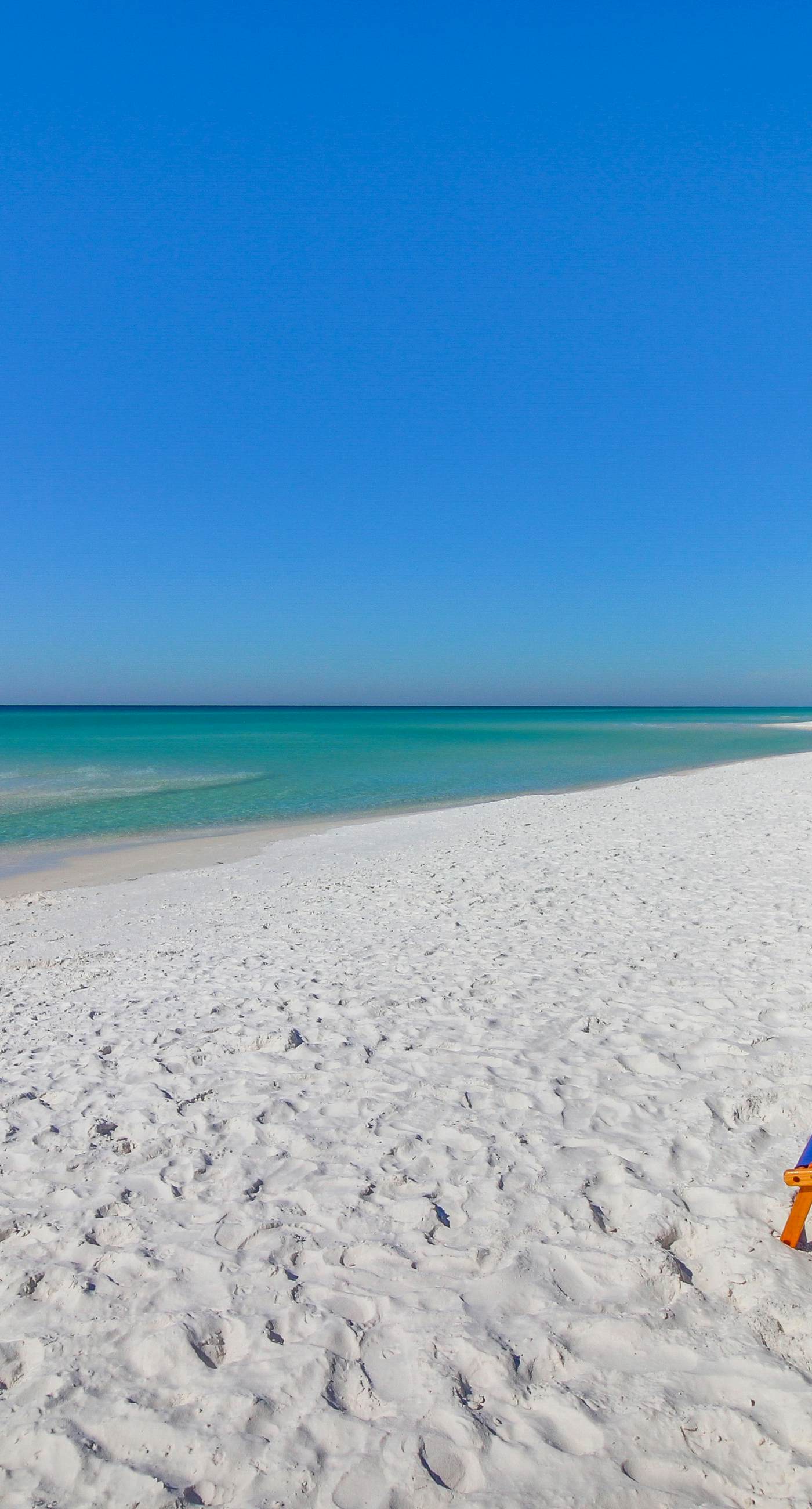 Lakefront condo with on-site golf, pool access, tennis, gym, & balcony