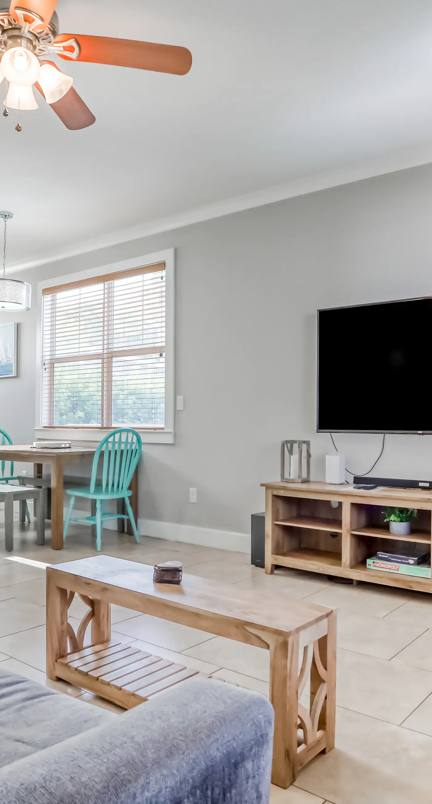 Dog-friendly coastal haven with 3 bikes, pool & easy beach access