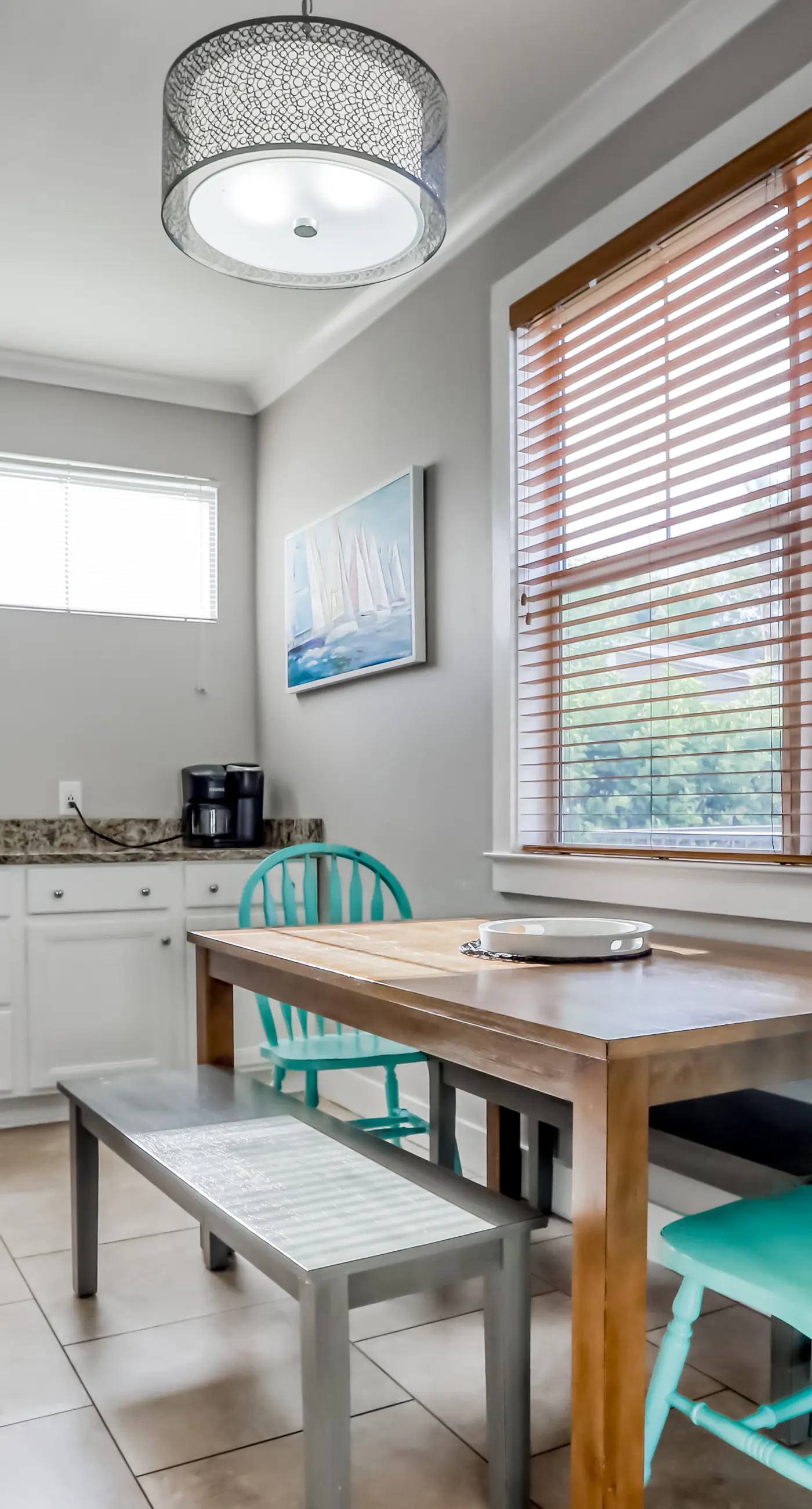 Dog-friendly coastal haven with 3 bikes, pool & easy beach access