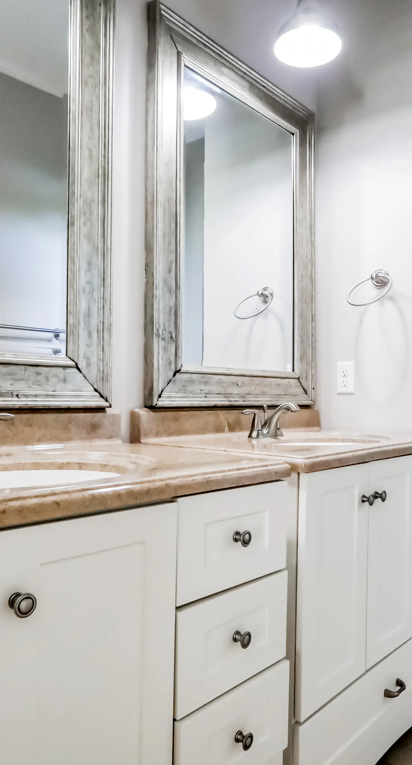 Dog-friendly coastal haven with 3 bikes, pool & easy beach access