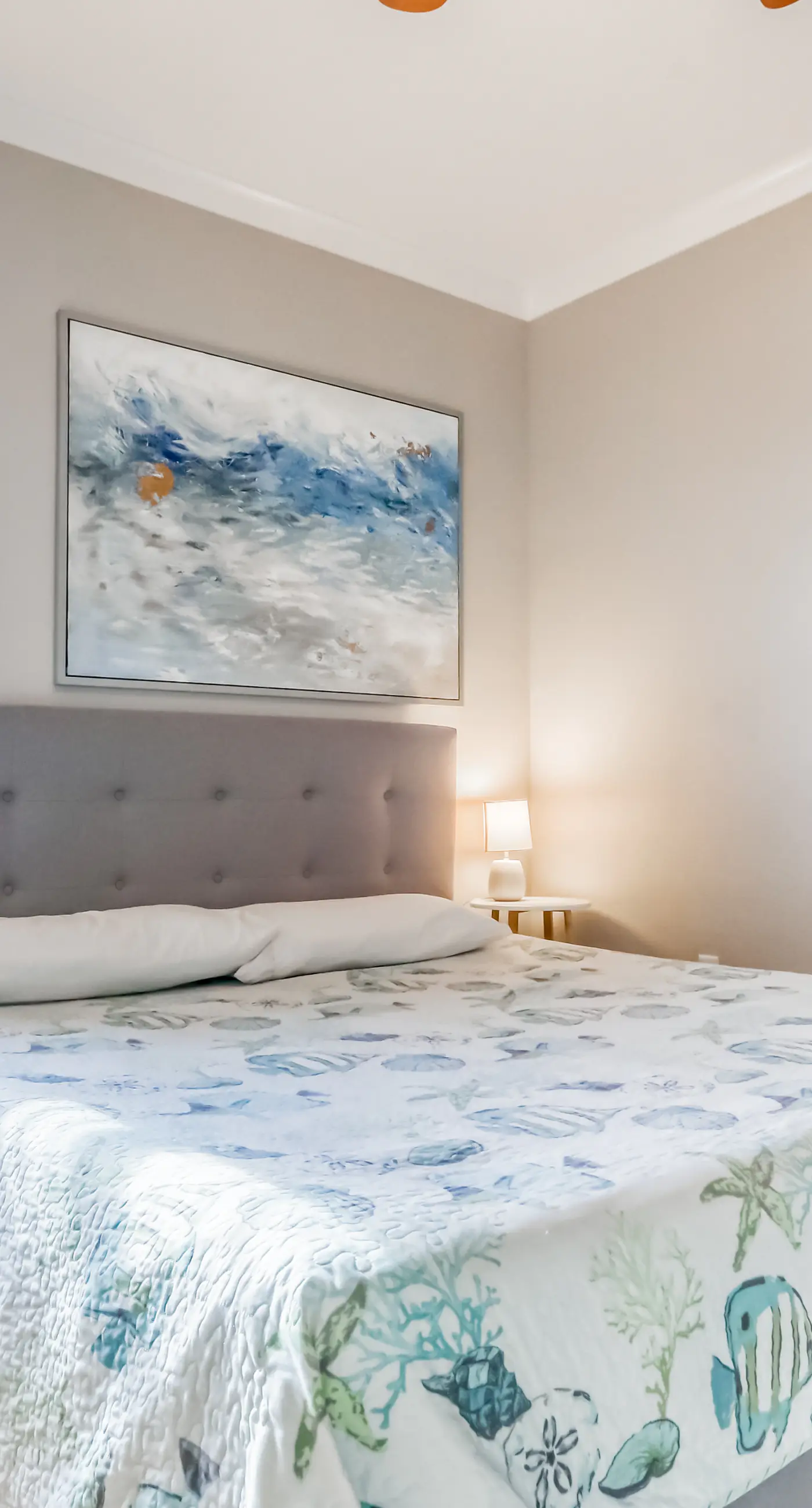 Dog-friendly coastal haven with 3 bikes, pool & easy beach access