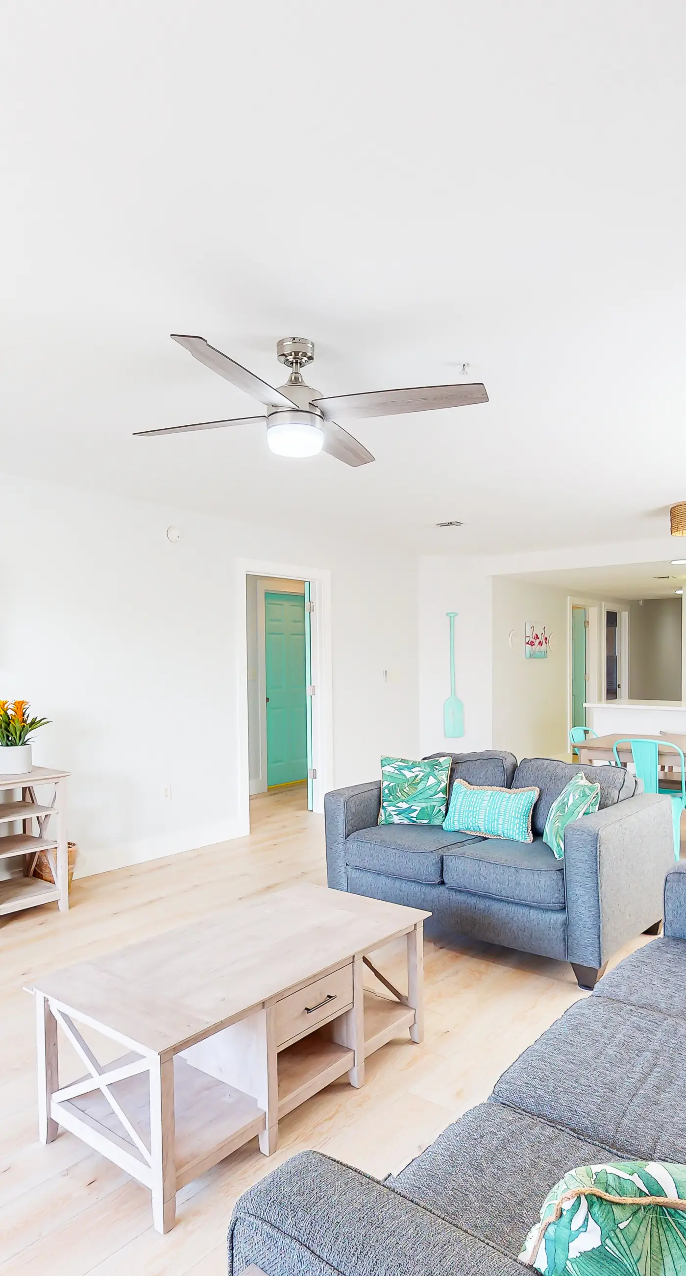 Gulf-view condo near beach with balcony, W&D, pool, gym, & WiFi - snowbirds OK