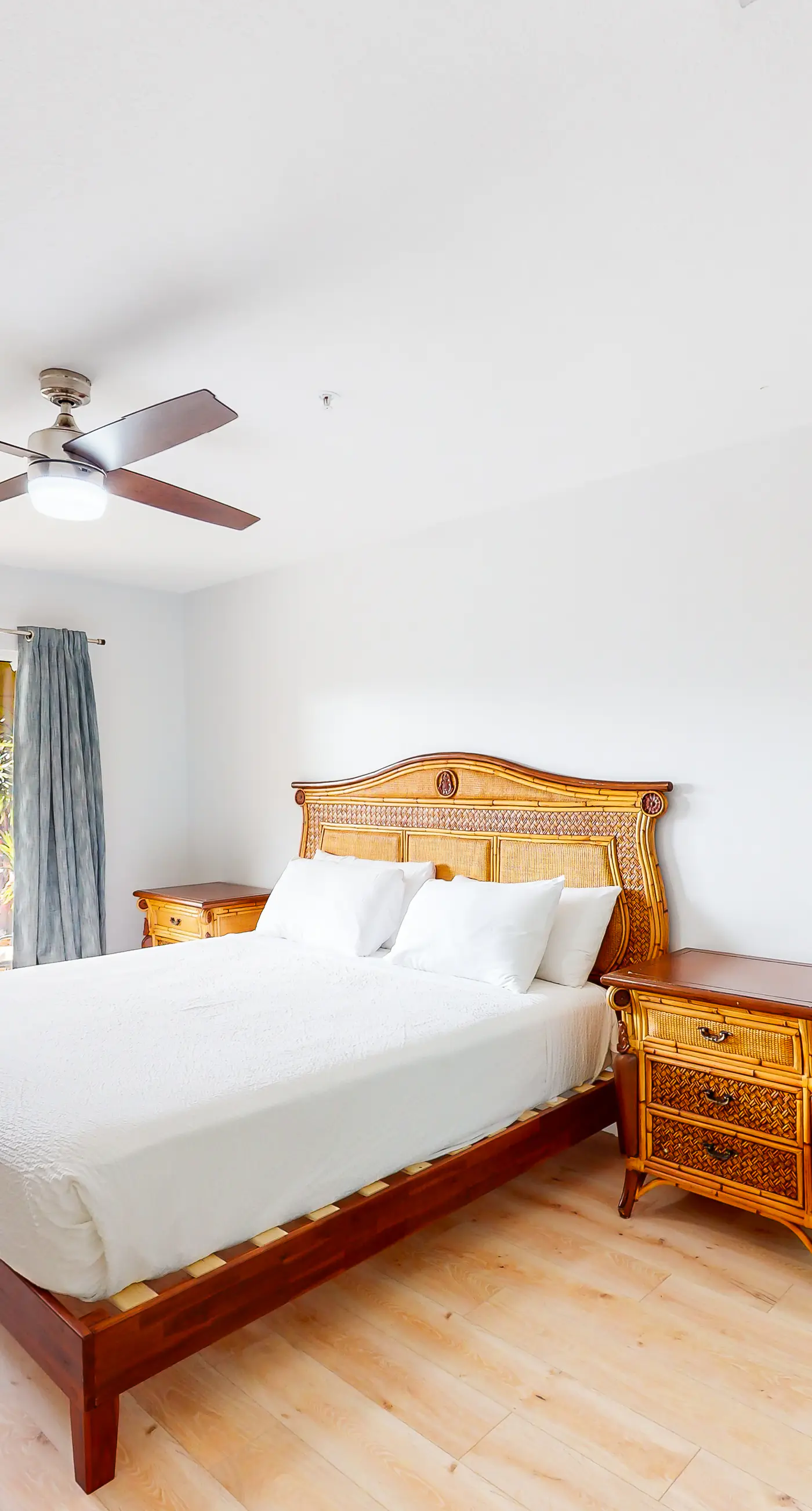 Gulf-view condo near beach with balcony, W&D, pool, gym, & WiFi - snowbirds OK