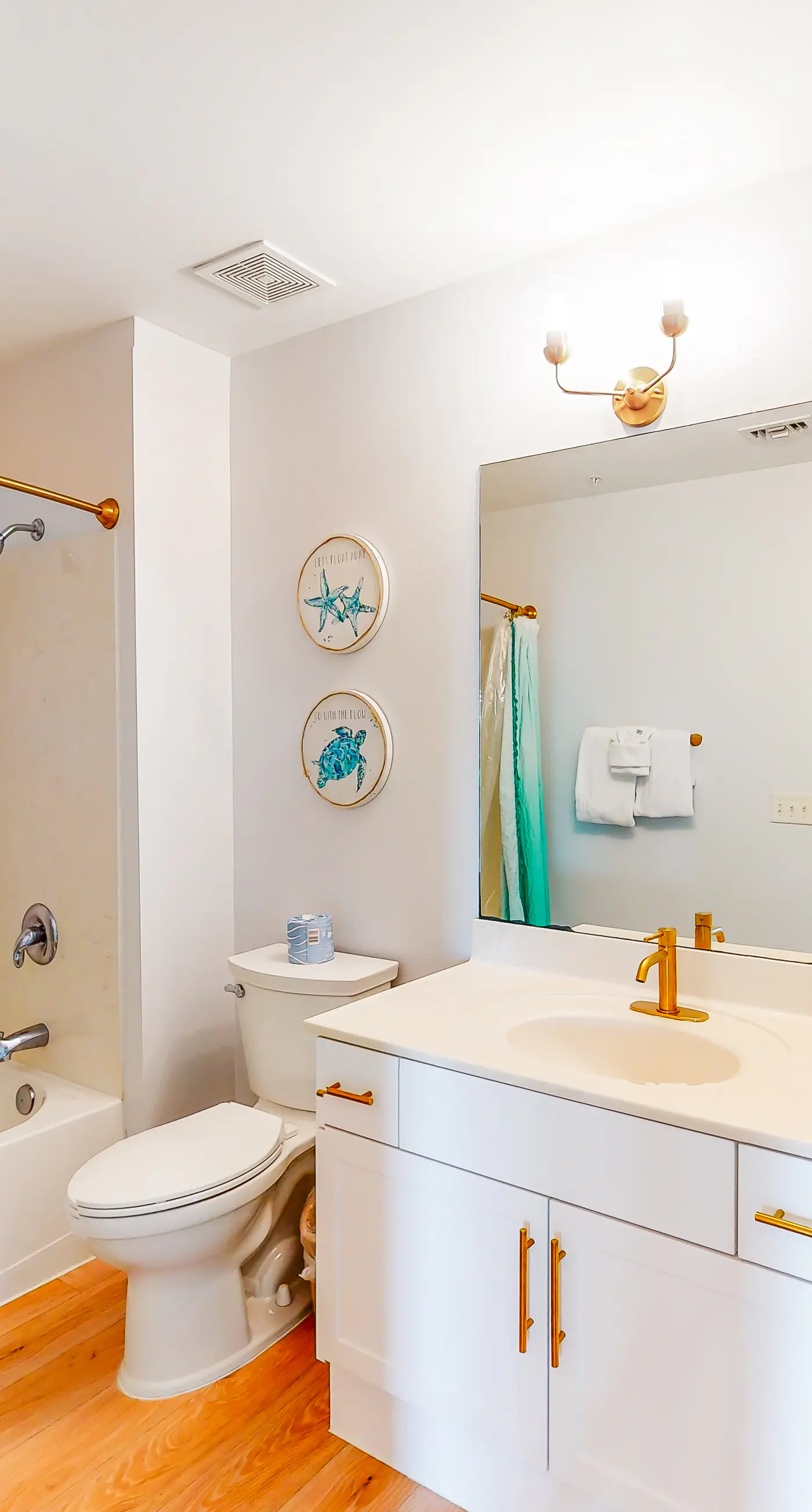 Gulf-view condo near beach with balcony, W&D, pool, gym, & WiFi - snowbirds OK