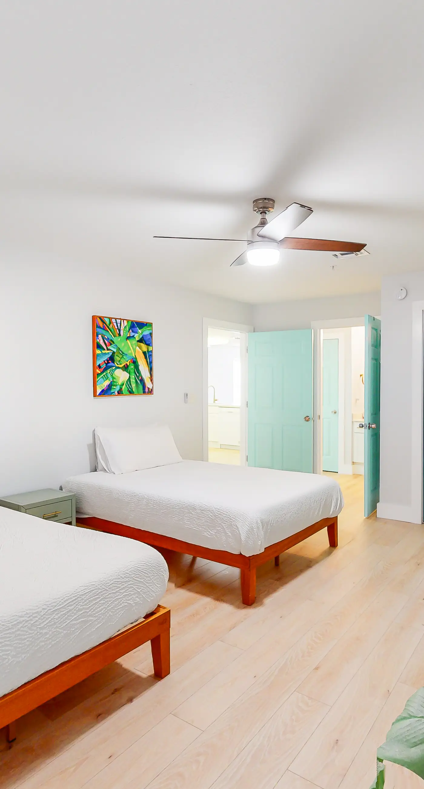 Gulf-view condo near beach with balcony, W&D, pool, gym, & WiFi - snowbirds OK