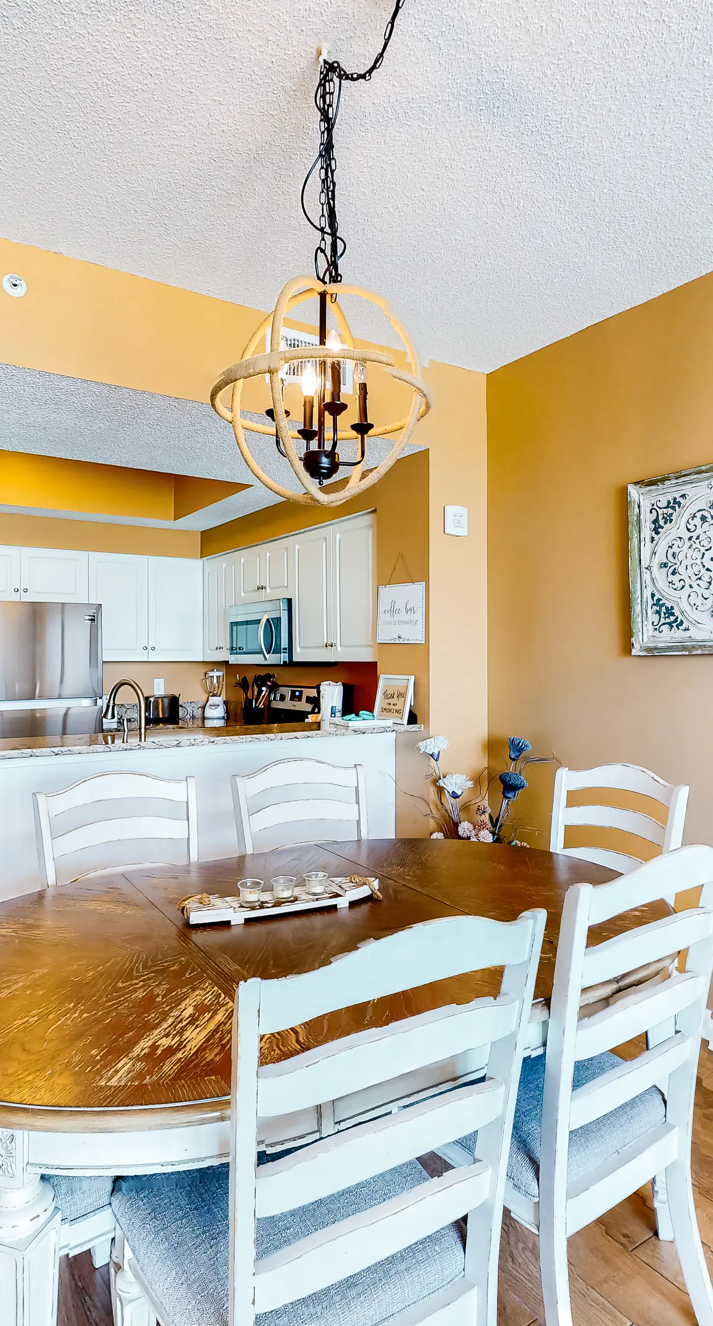 dazzling oceanfront condo with pools, hot tub, balcony - steps from the sand