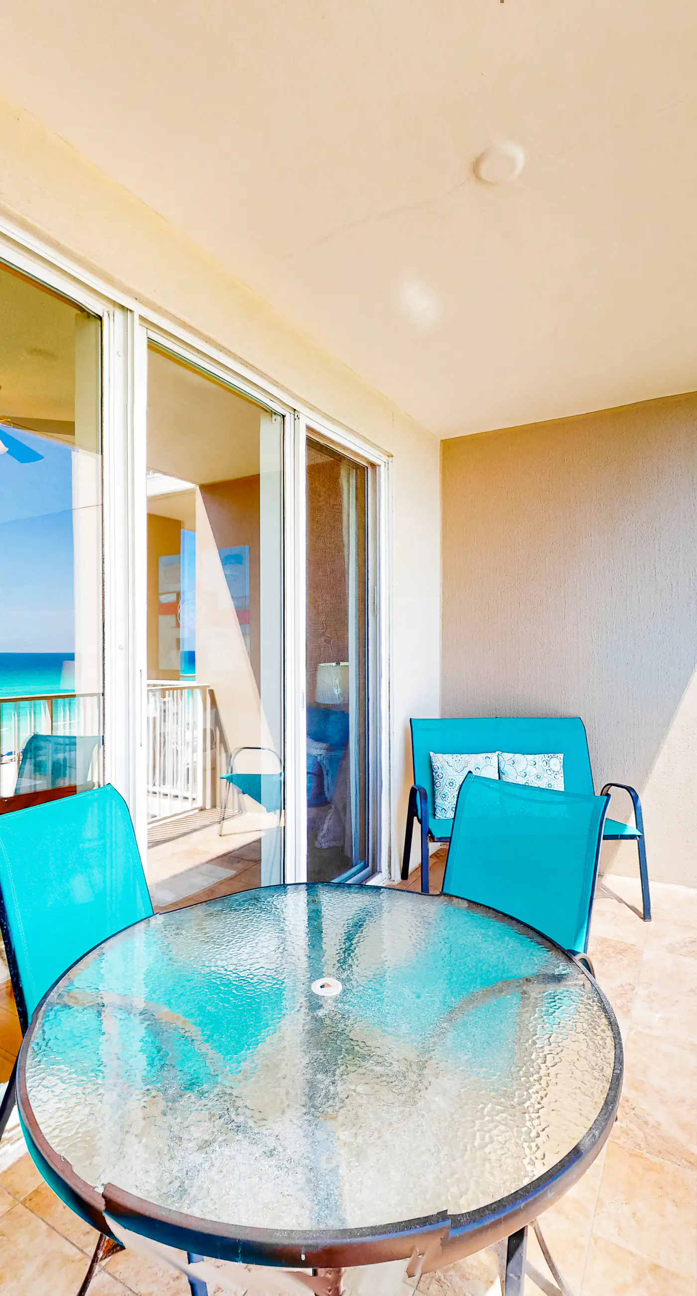 dazzling oceanfront condo with pools, hot tub, balcony - steps from the sand