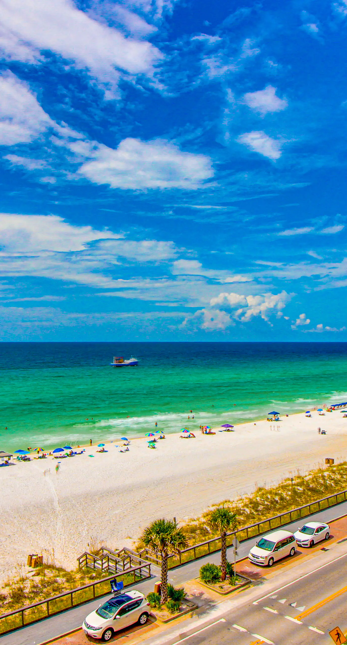 dazzling oceanfront condo with pools, hot tub, balcony - steps from the sand