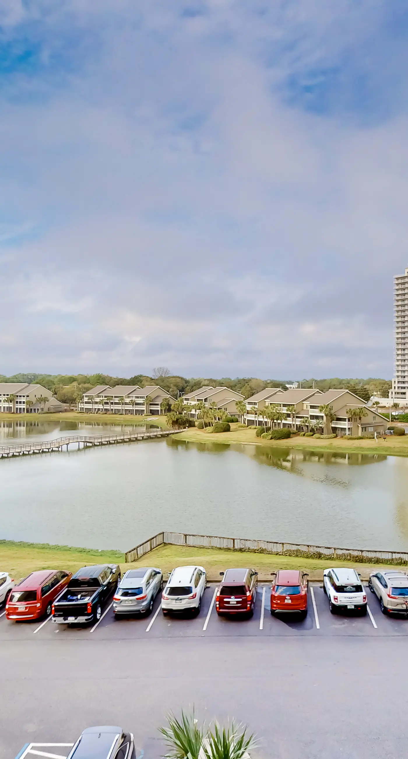 dazzling oceanfront condo with pools, hot tub, balcony - steps from the sand