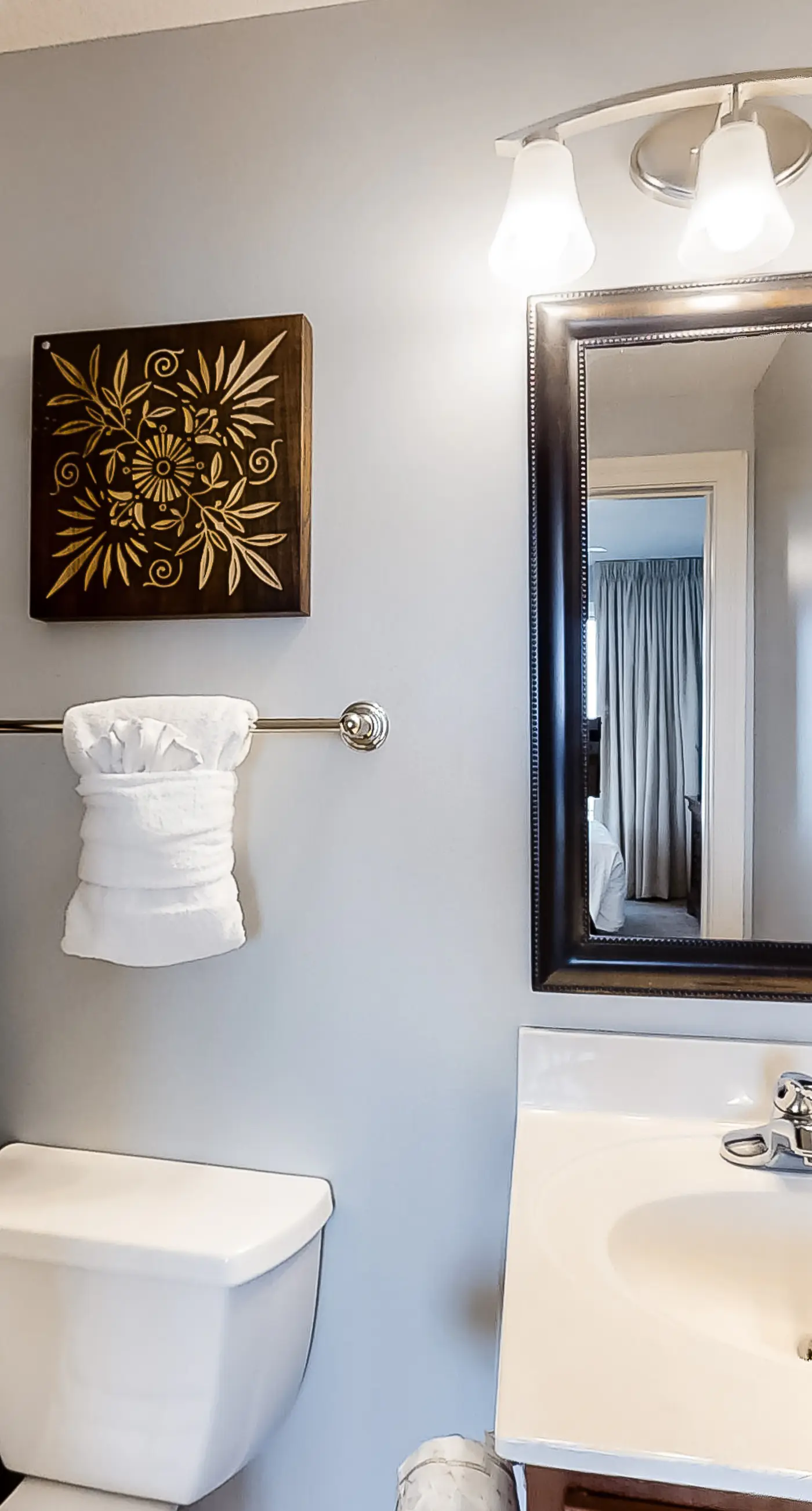 Spacious 18th-floor condo with furnished balcony, shared heated pool, gym, & more
