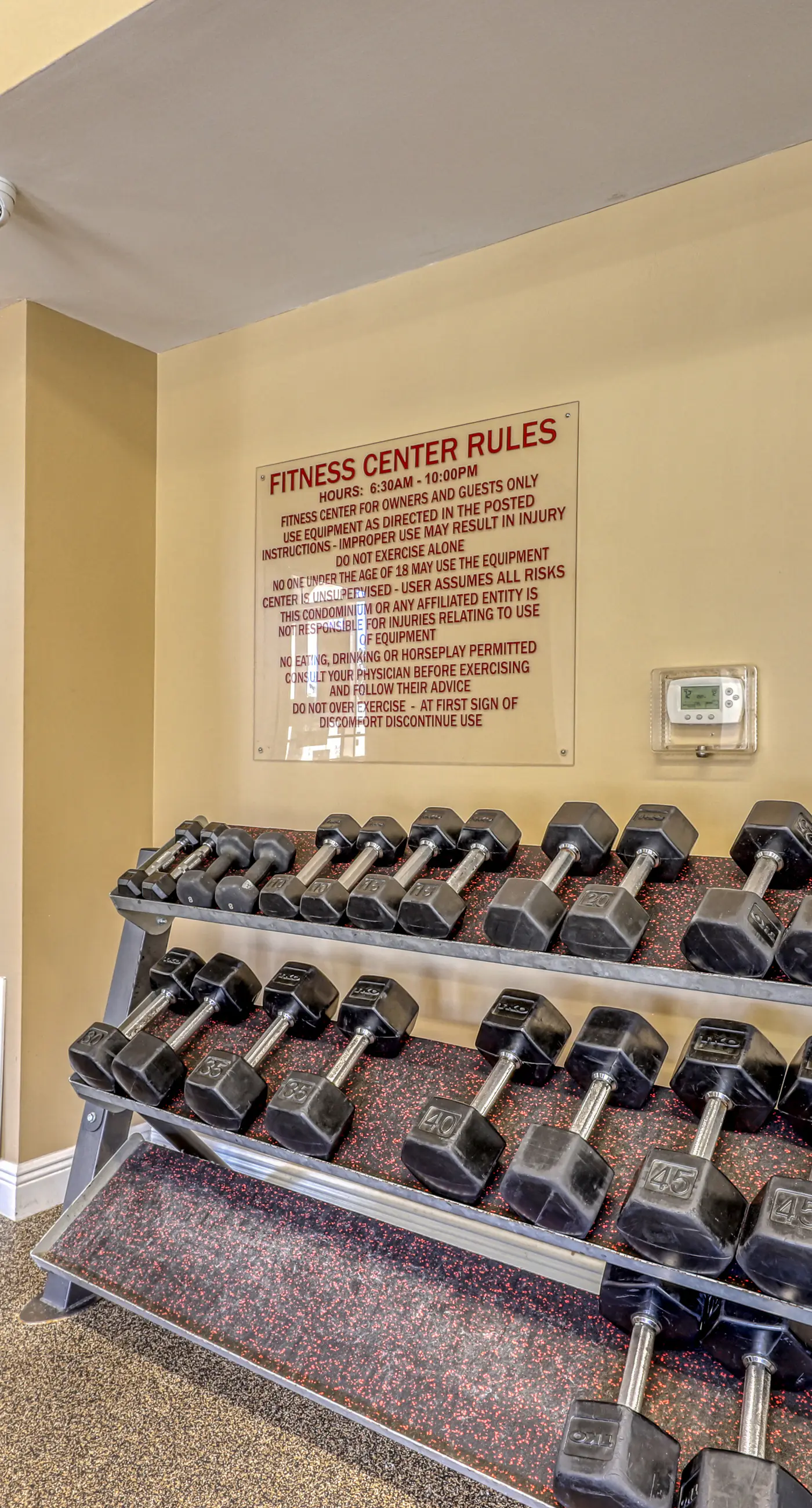 Coastal bay front condo with shared pool, and easy beach access