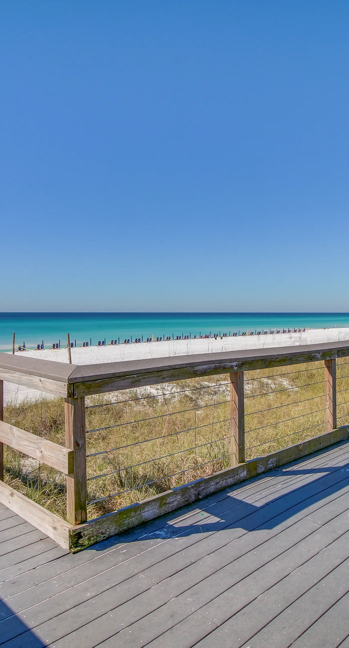 Beautiful condo with on-site golf, pool, tennis, hot tub, & gym - patio, W/D, AC