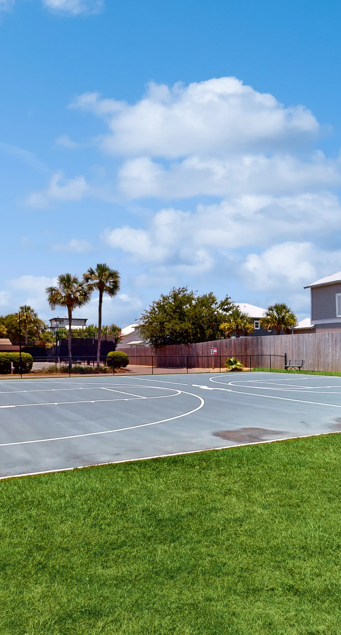 Sunny condo with lake views, outdoor pool, fast WiFi, tennis & central AC