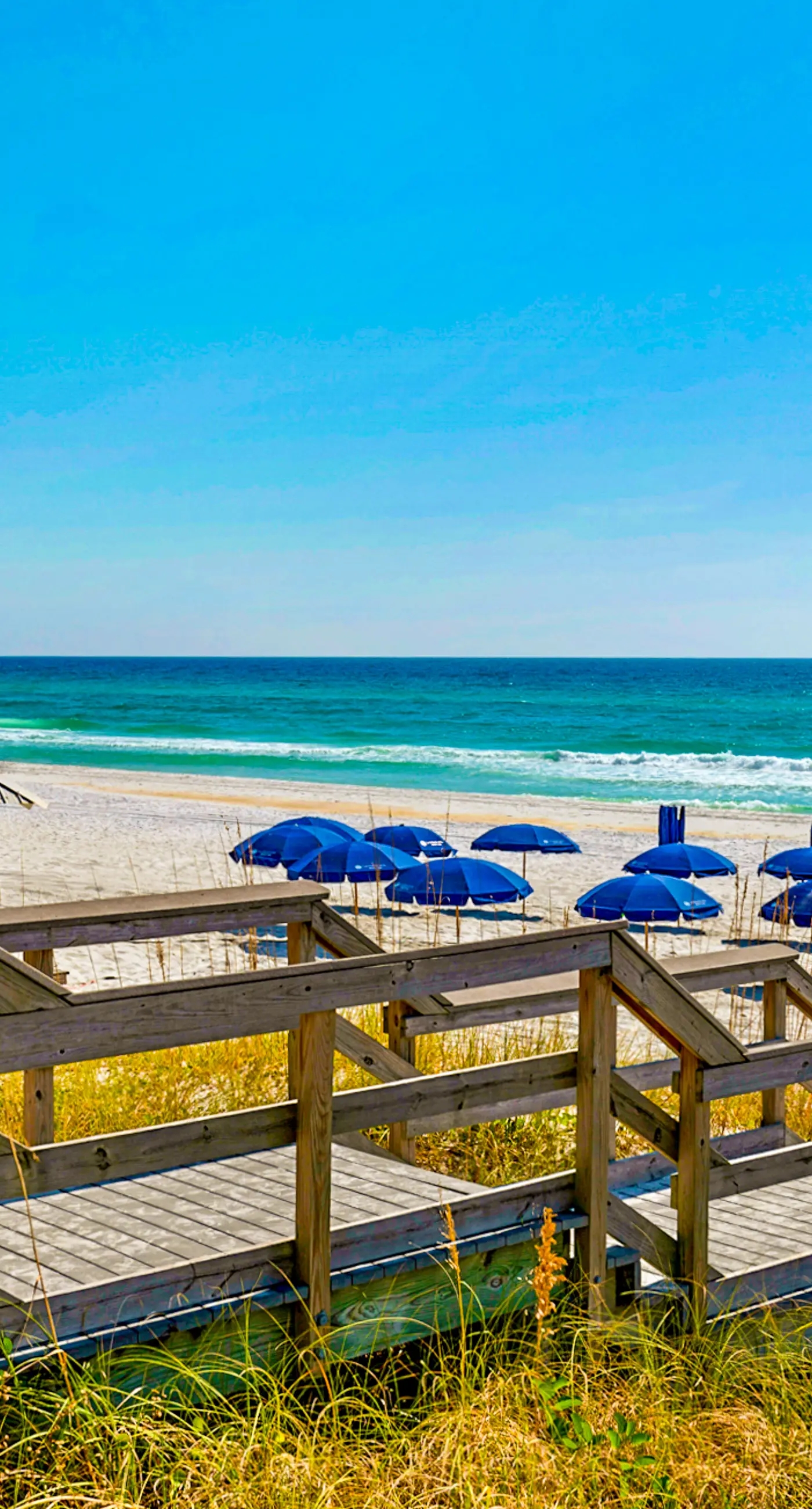 Sunny condo with lake views, outdoor pool, fast WiFi, tennis & central AC