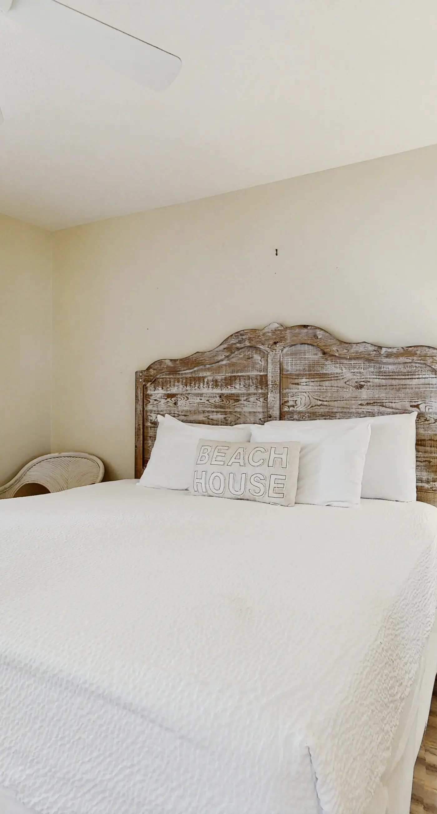 Lakefront condo near the beach with shared pool & two balconies - snowbird friendly