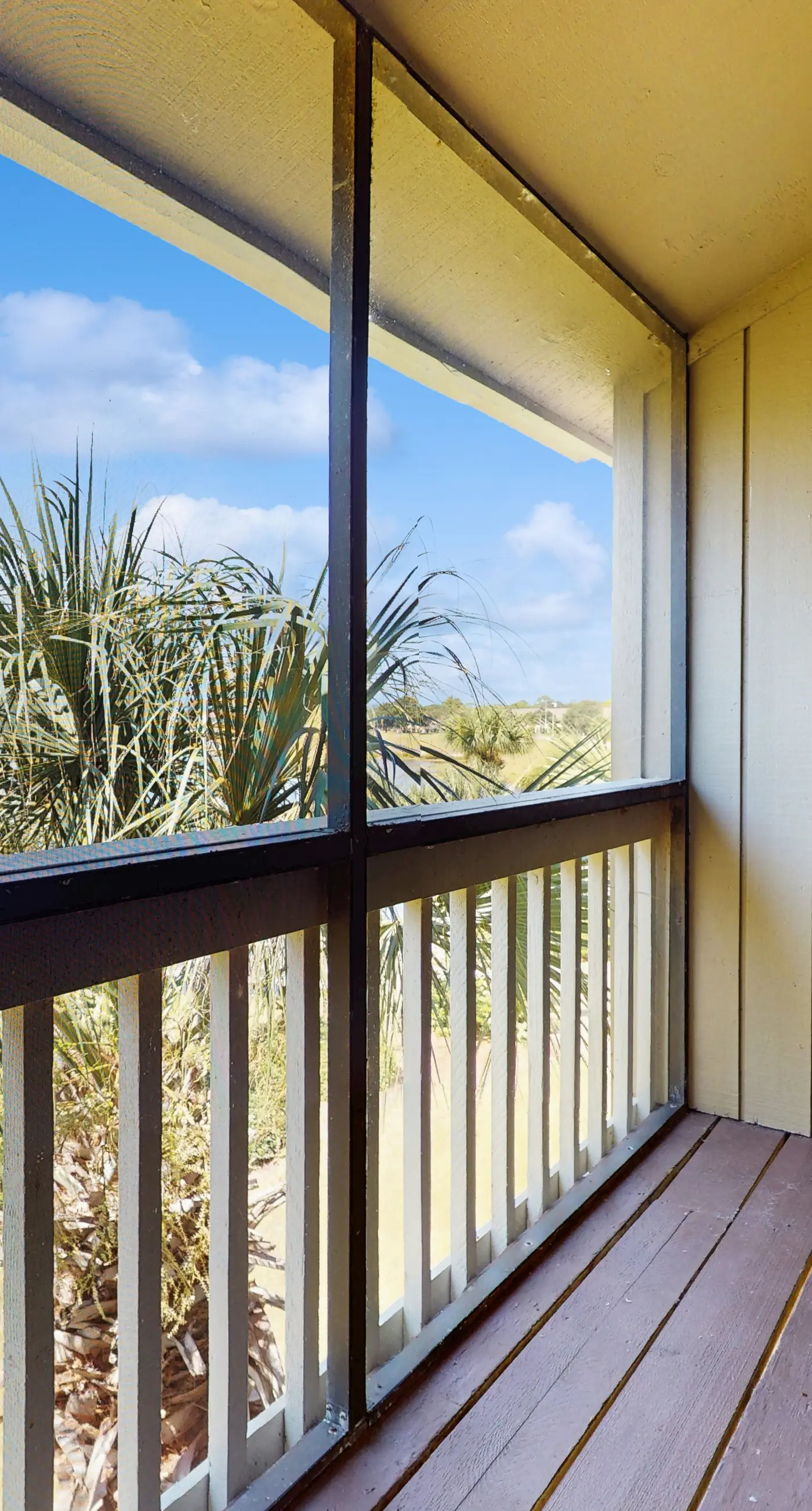 Lakefront condo near the beach with shared pool & two balconies - snowbird friendly