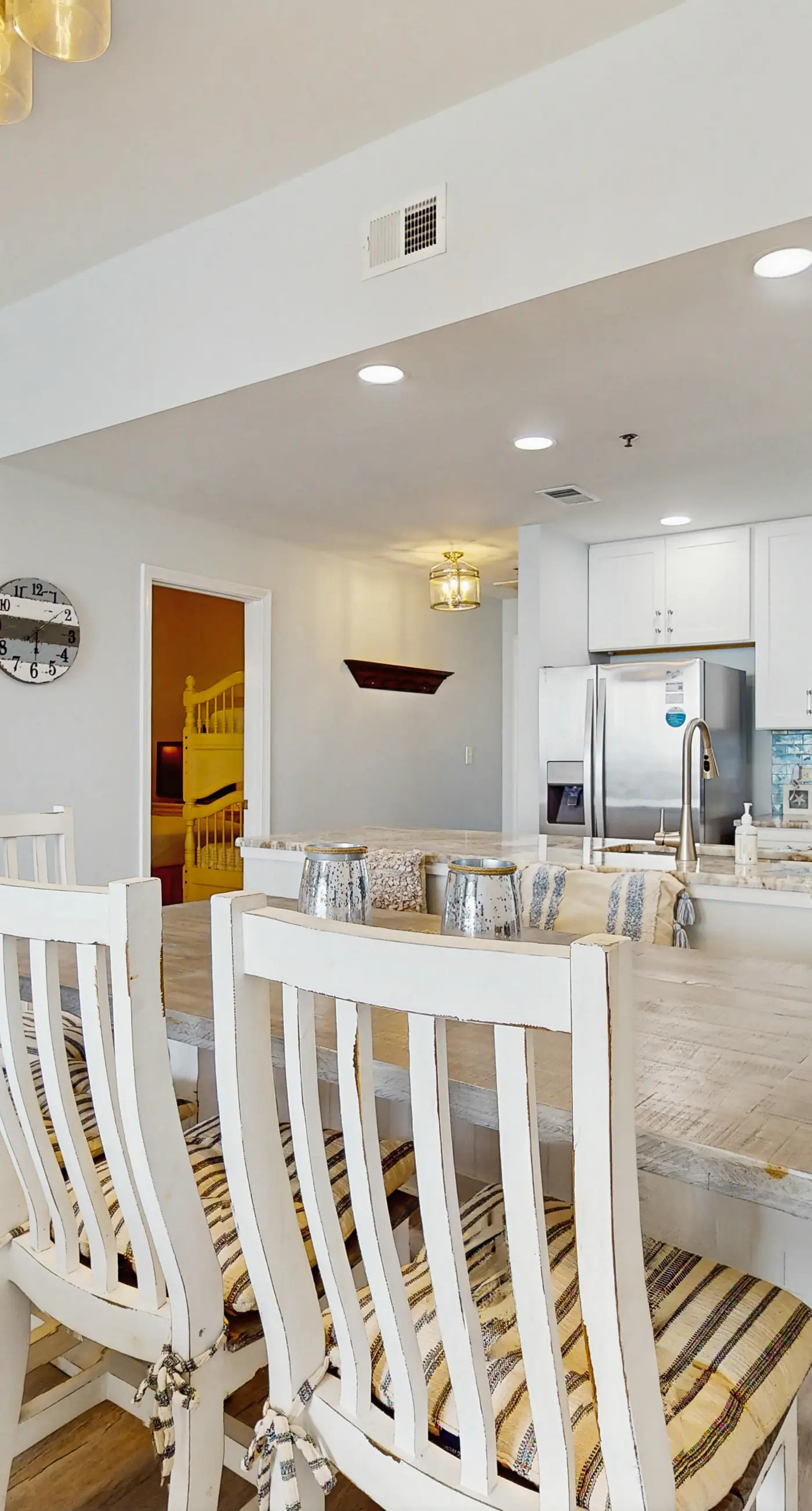 Beautiful and spacious condo with shared pool & beach access