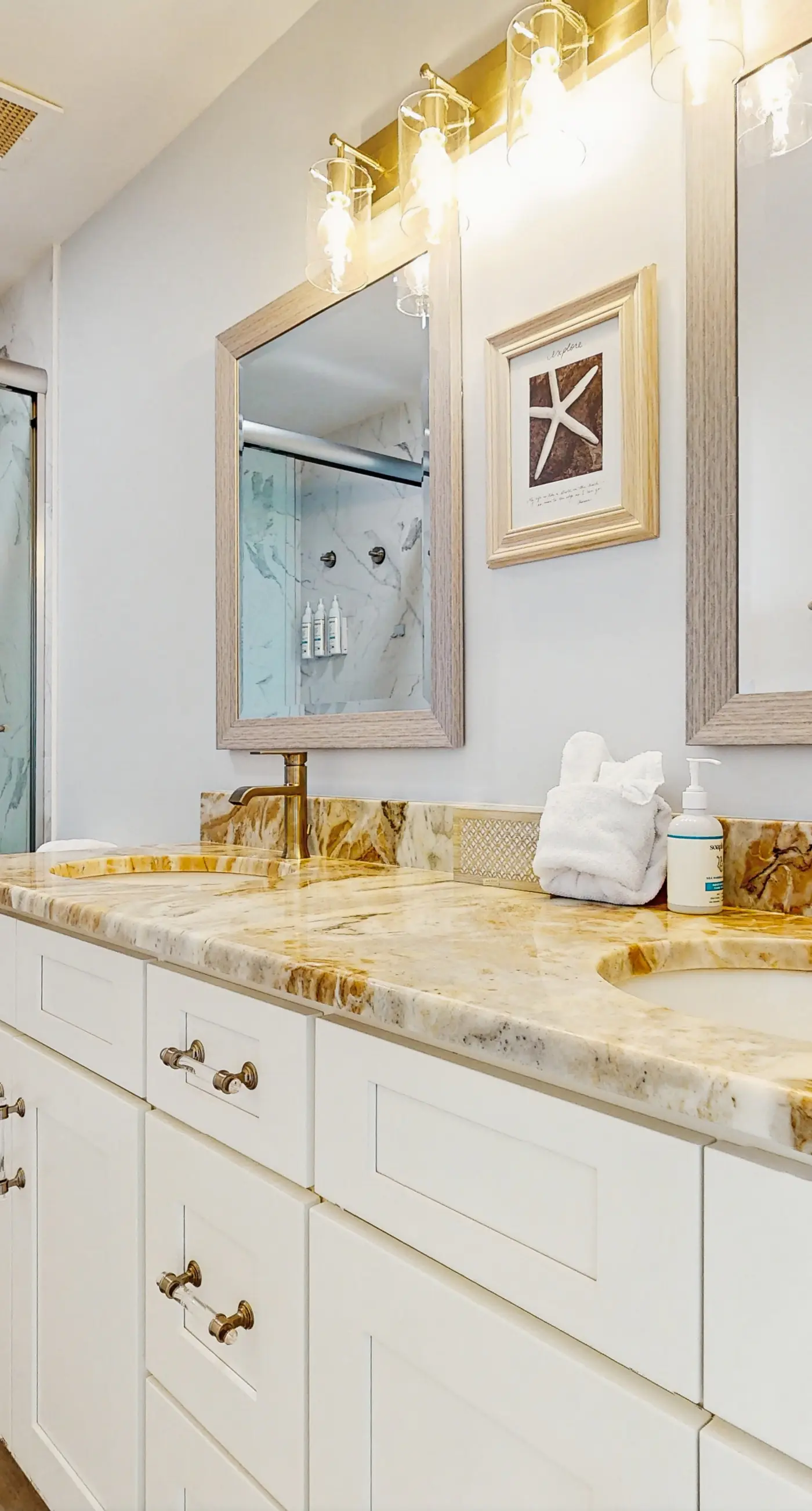 Beautiful and spacious condo with shared pool & beach access