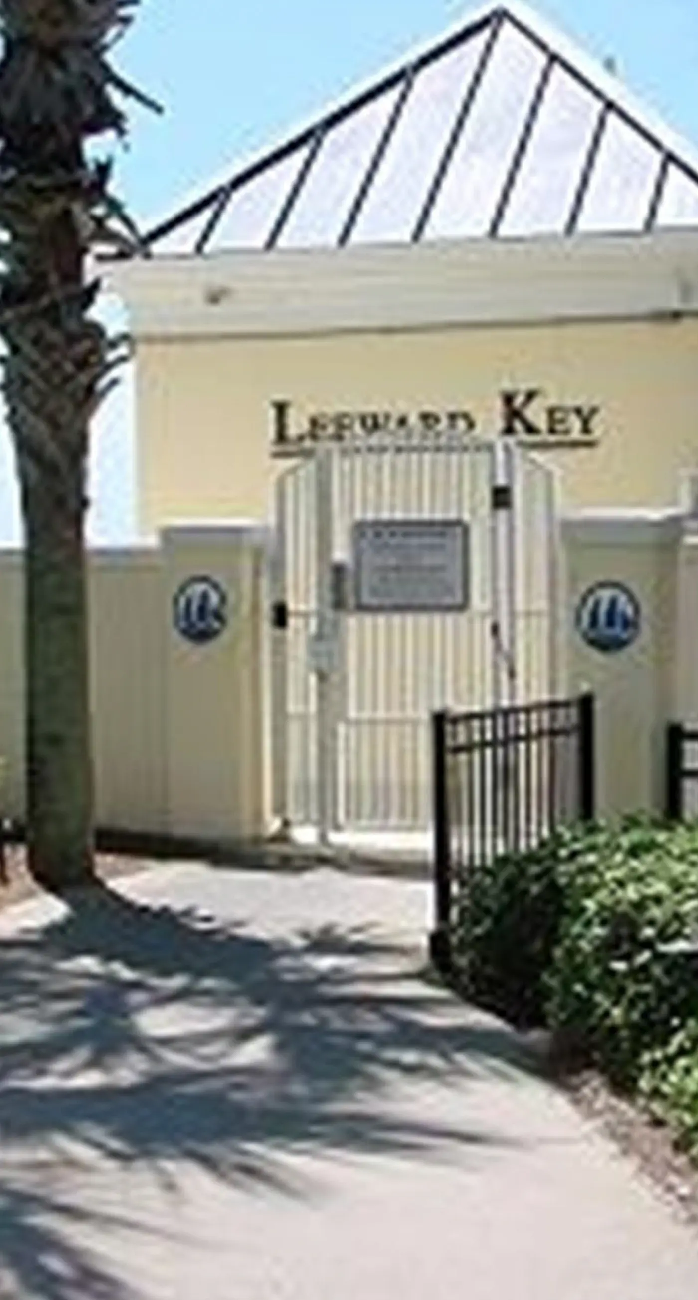 Beautiful and spacious condo with shared pool & beach access