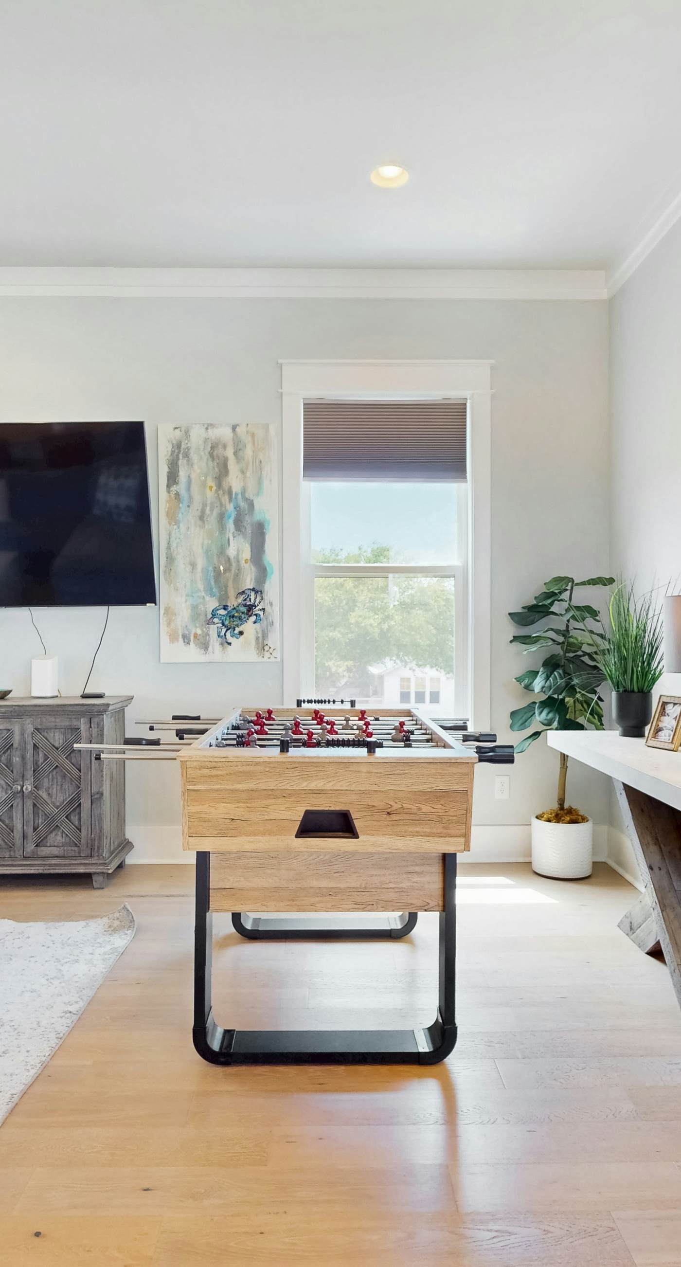 Luxe dog-friendly home - pool access & 5-minute walk to beach