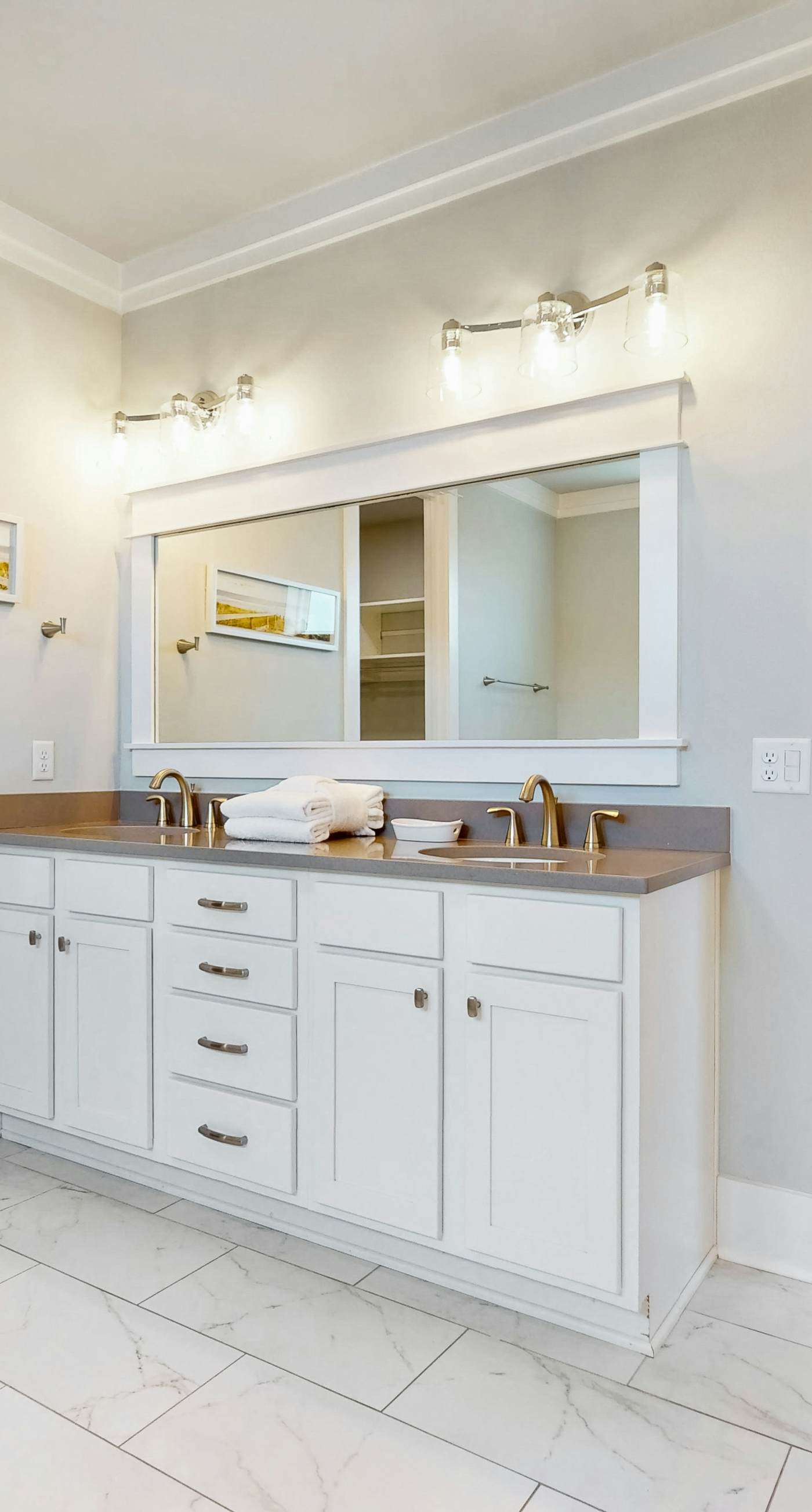 Luxe dog-friendly home - pool access & 5-minute walk to beach