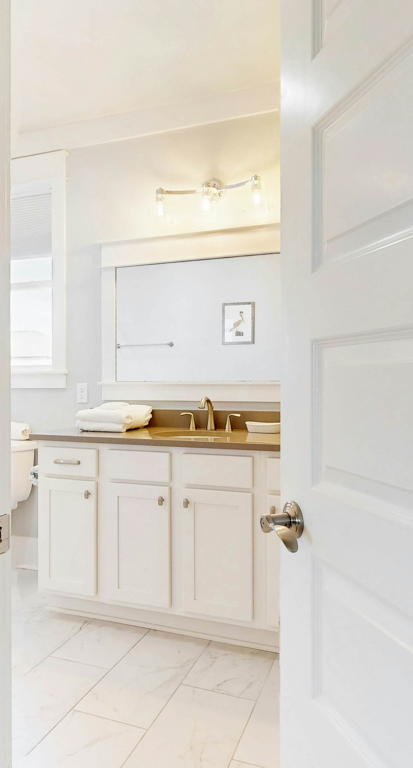 Luxe dog-friendly home - pool access & 5-minute walk to beach