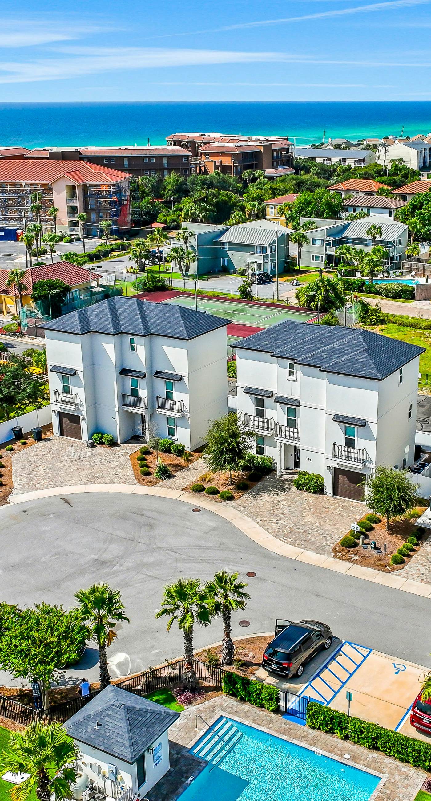 Luxe dog-friendly home - pool access & 5-minute walk to beach