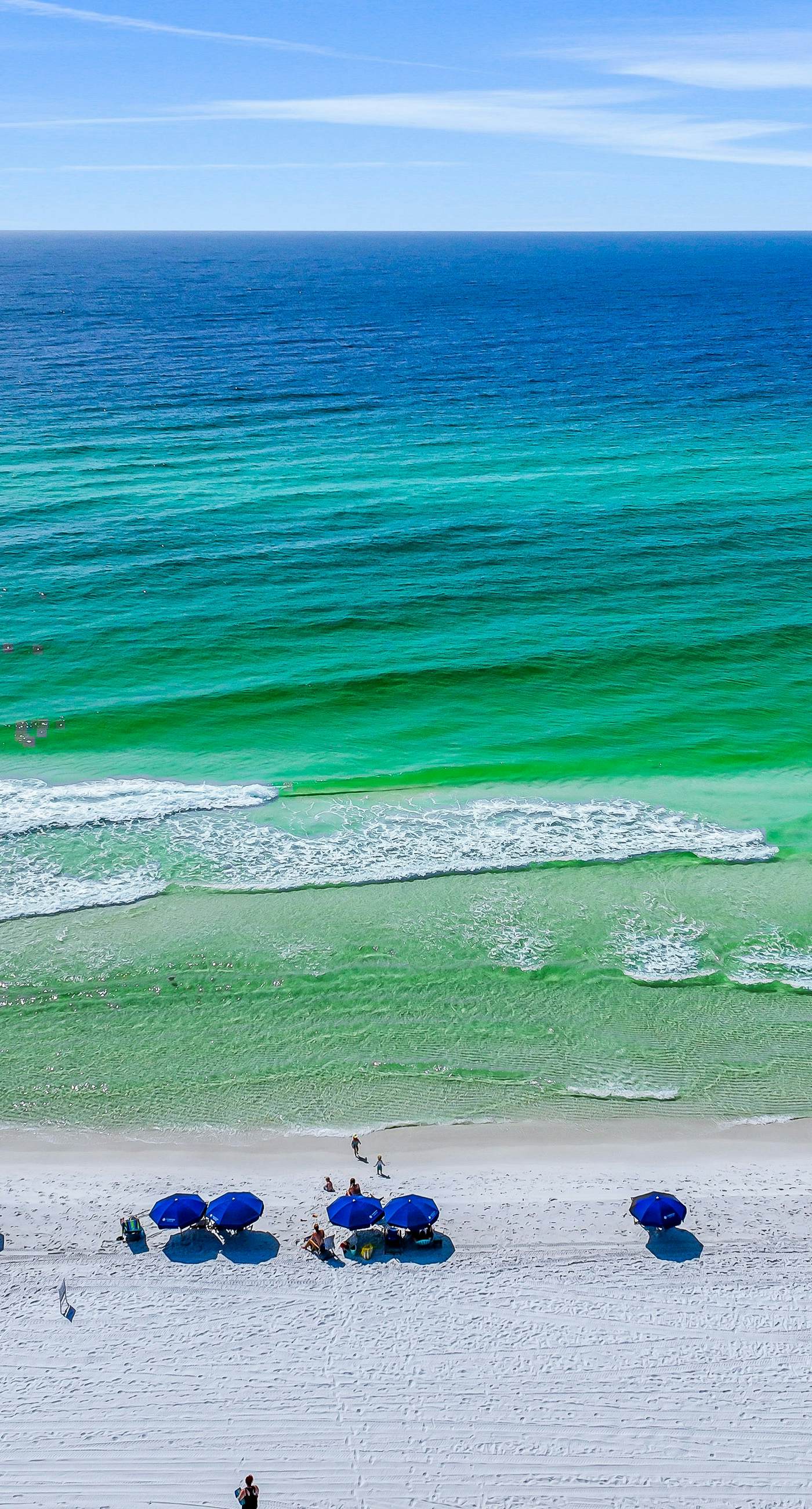 Luxe dog-friendly home - pool access & 5-minute walk to beach