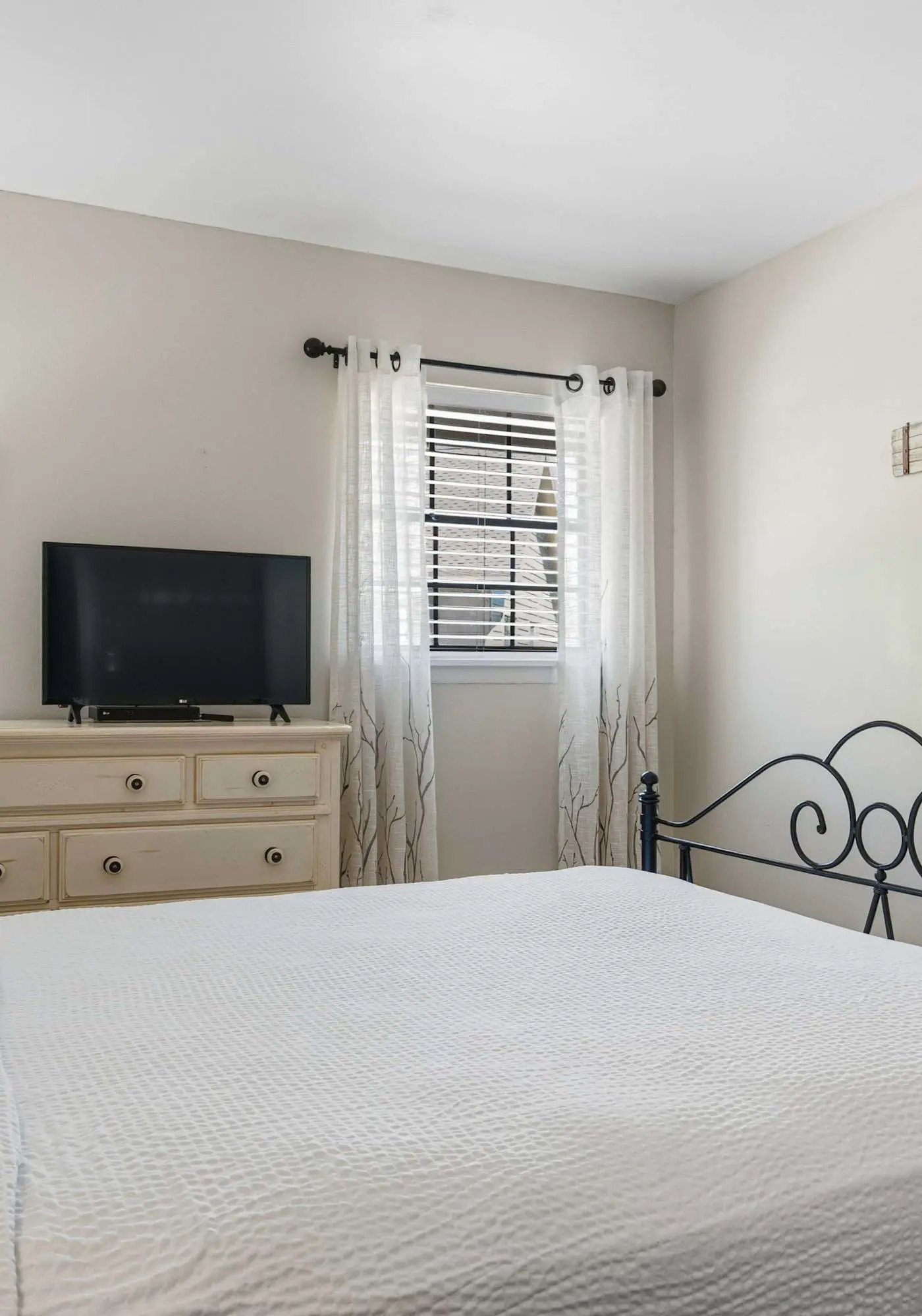 Sunny Seascape Condo with Spacious Balcony - Pools, Golf & Tennis