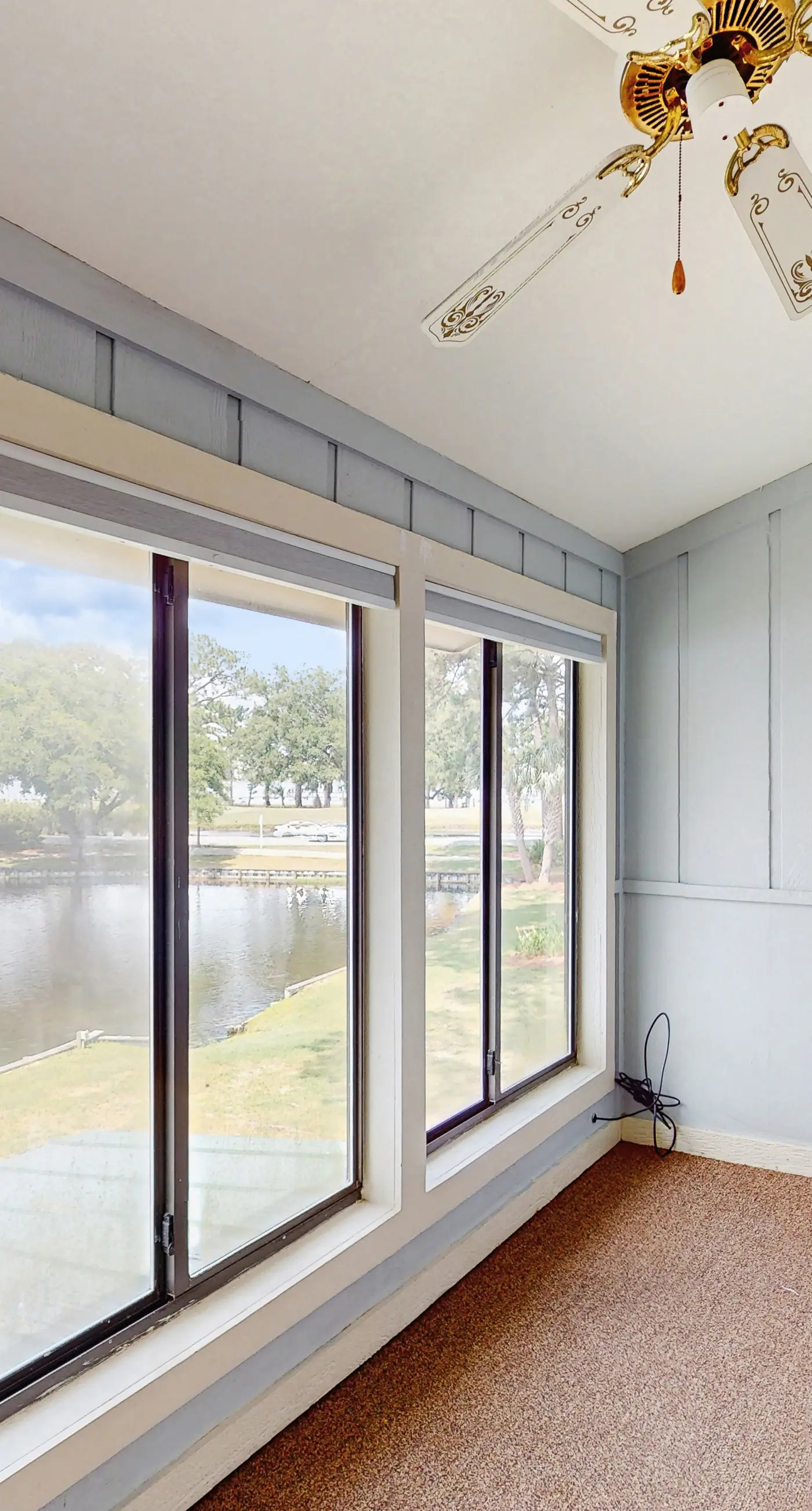 Waterfront townhome with pools, tennis & beach access