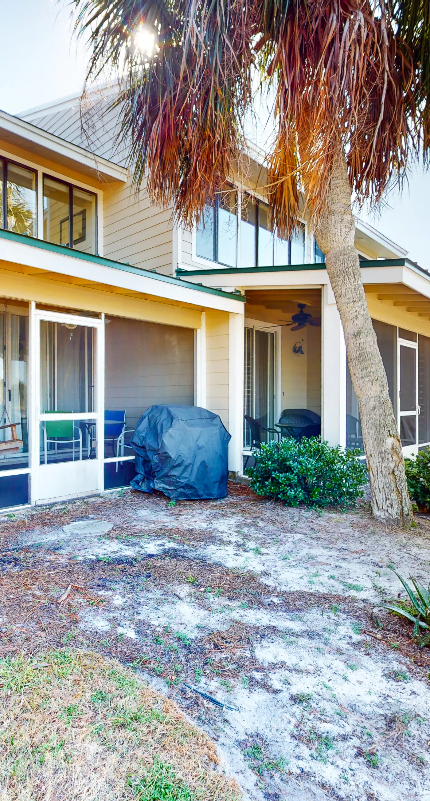 Waterfront townhome with pools, tennis & beach access