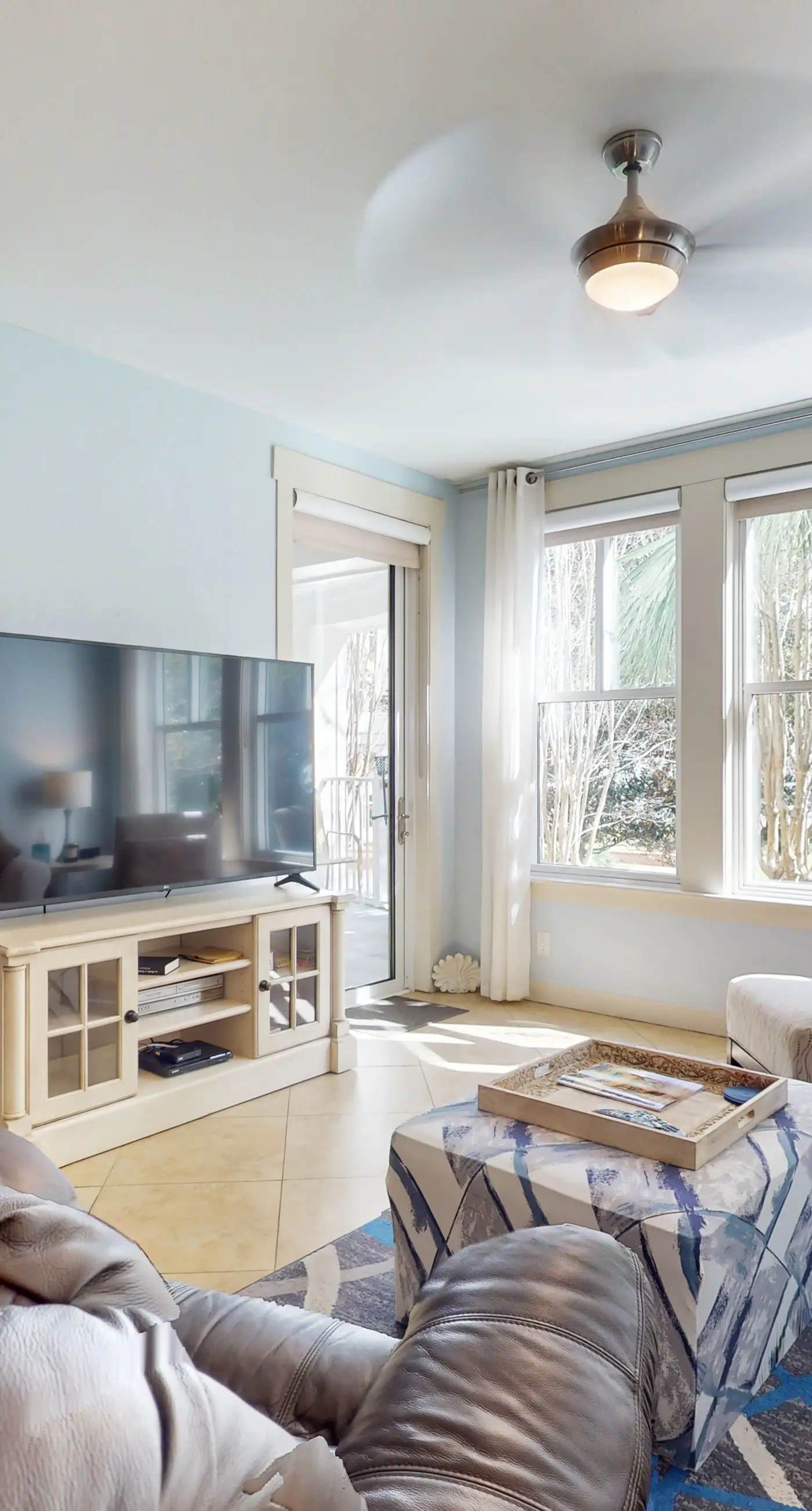 2nd-floor resort condo with balcony, on-site pool, golf, tennis & beach access