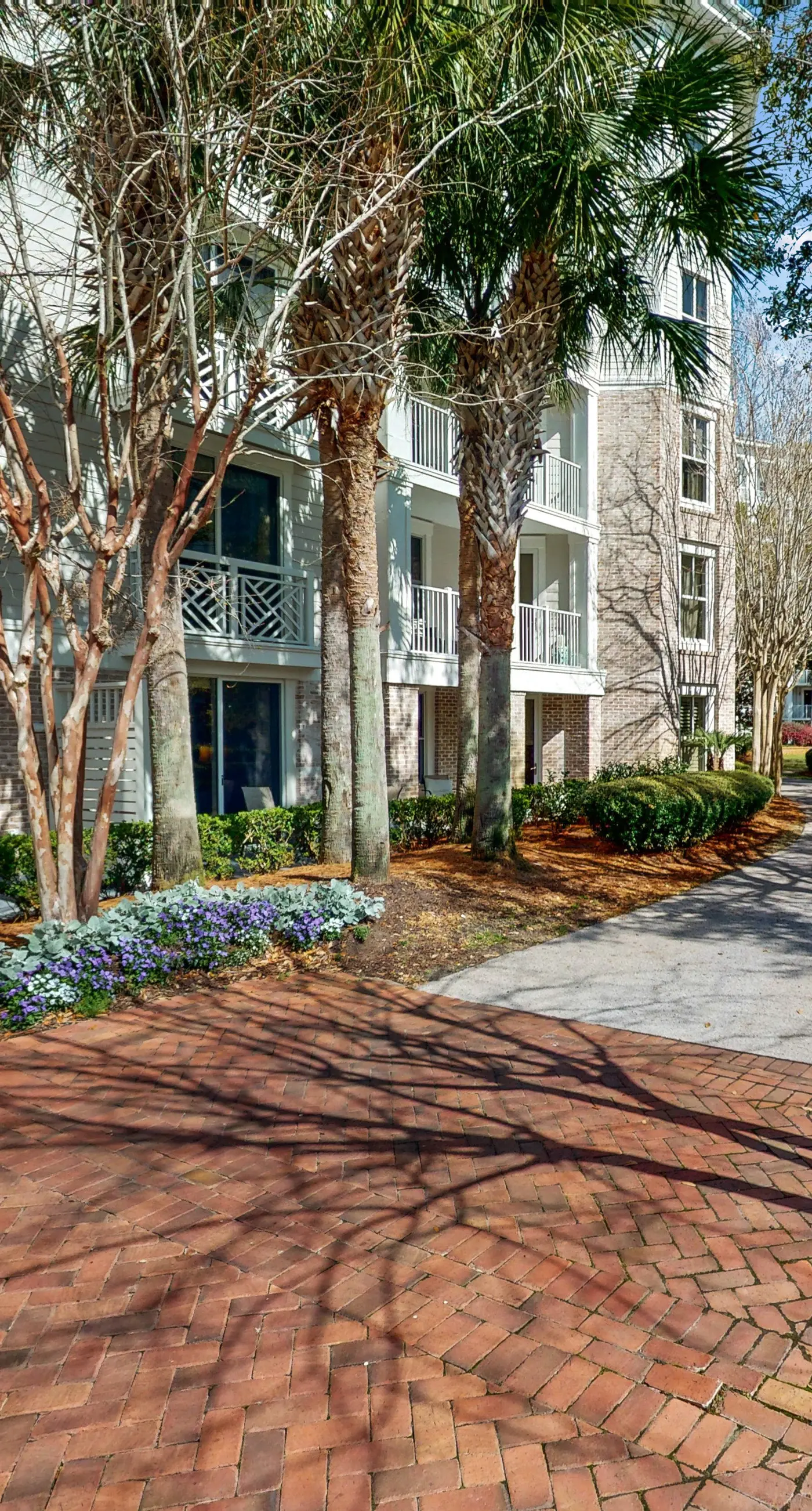 2nd-floor resort condo with balcony, on-site pool, golf, tennis & beach access