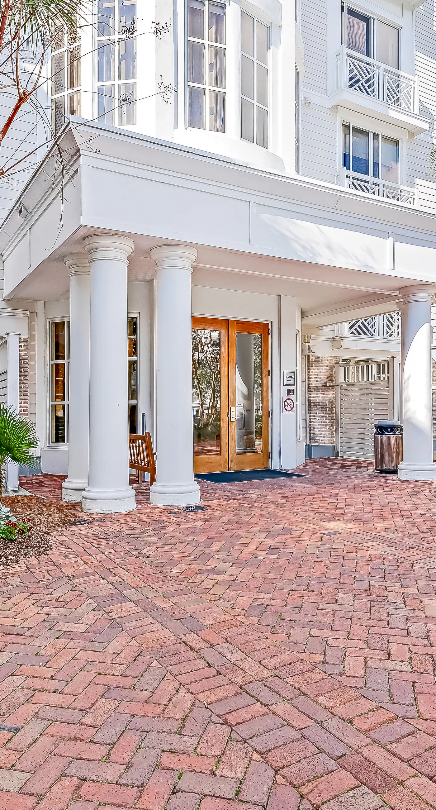 2nd-floor resort condo with balcony, on-site pool, golf, tennis & beach access