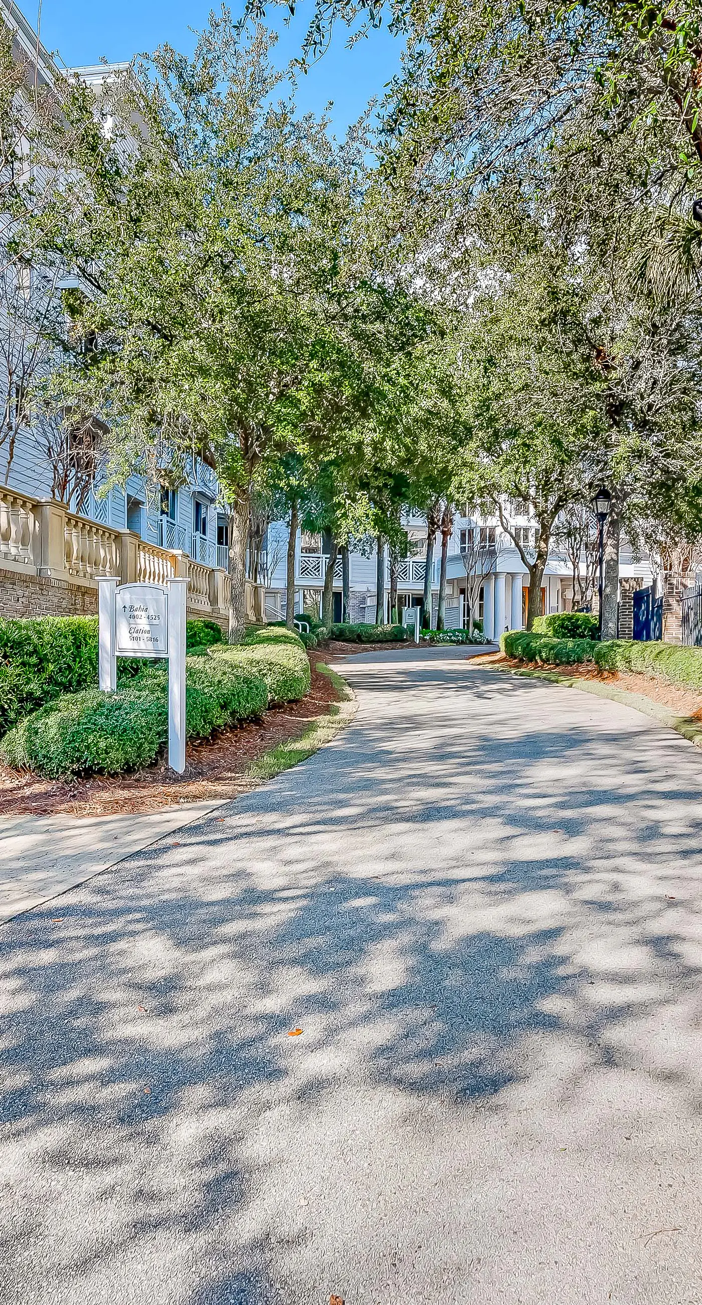 2nd-floor resort condo with balcony, on-site pool, golf, tennis & beach access